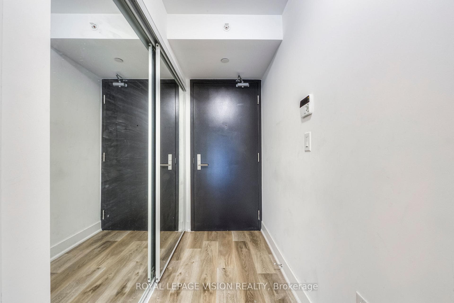 955 Bay Street Unit 1419 photo 4