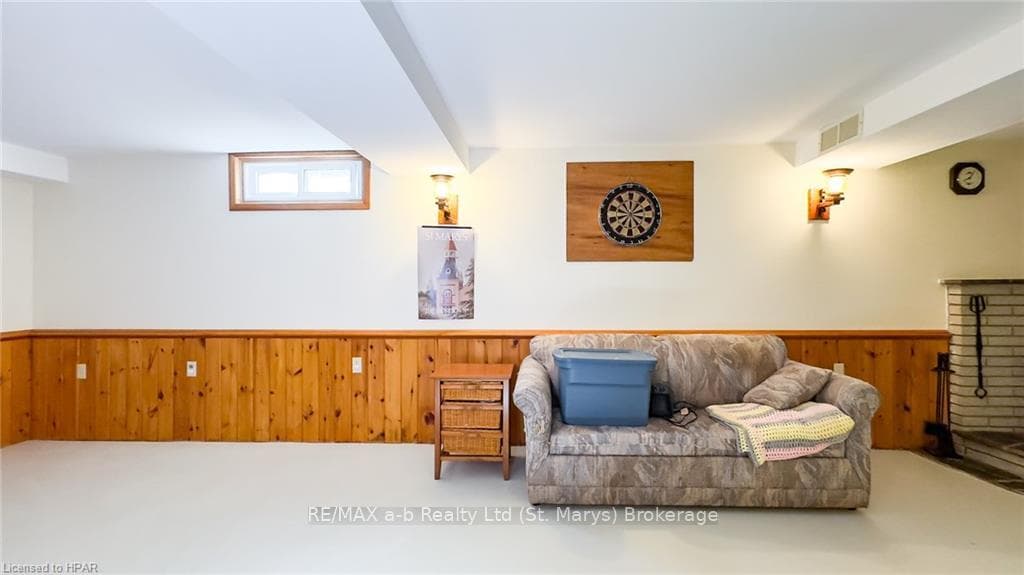 3 SPARLING Crescent photo 40