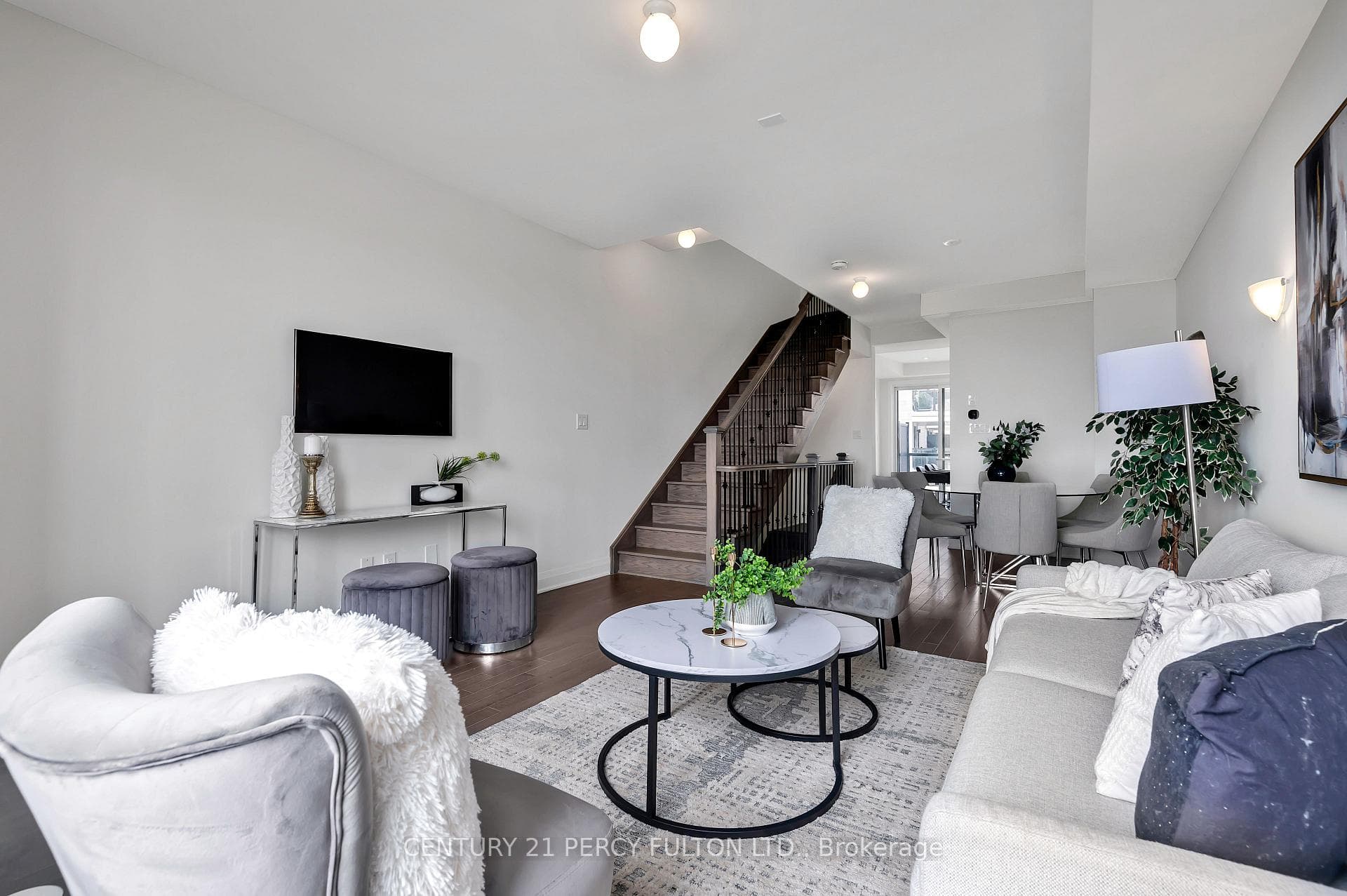613 Port Darlington Road photo 14
