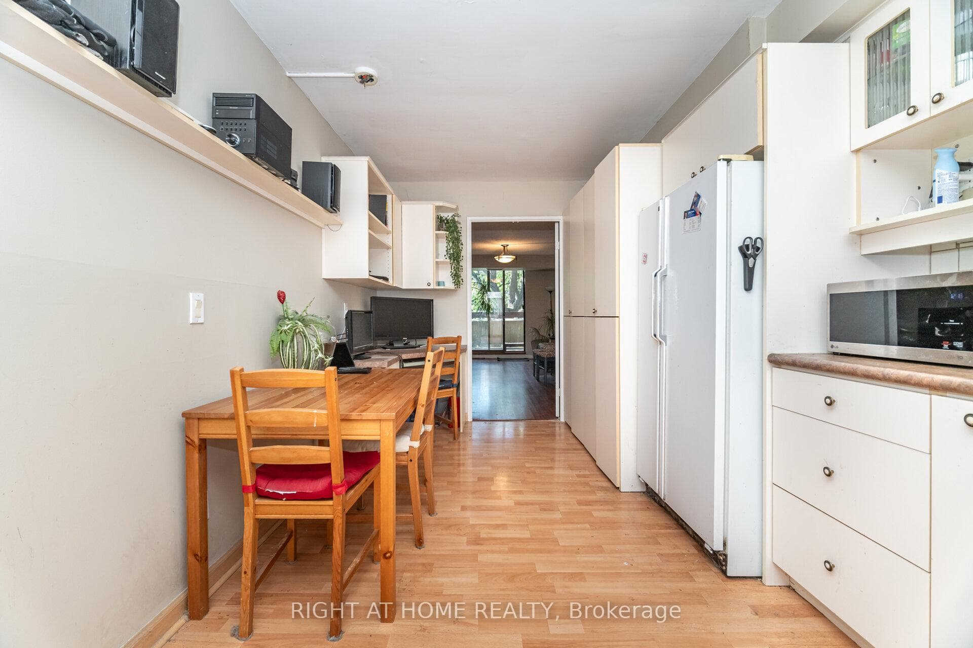 1250 Mississauga Valley Boulevard Unit 13 photo 15