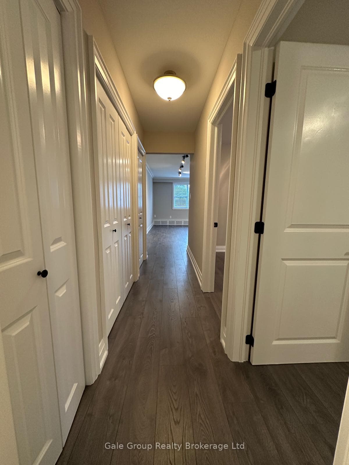27 Paisley Boulevard Unit Unit 2 photo 6