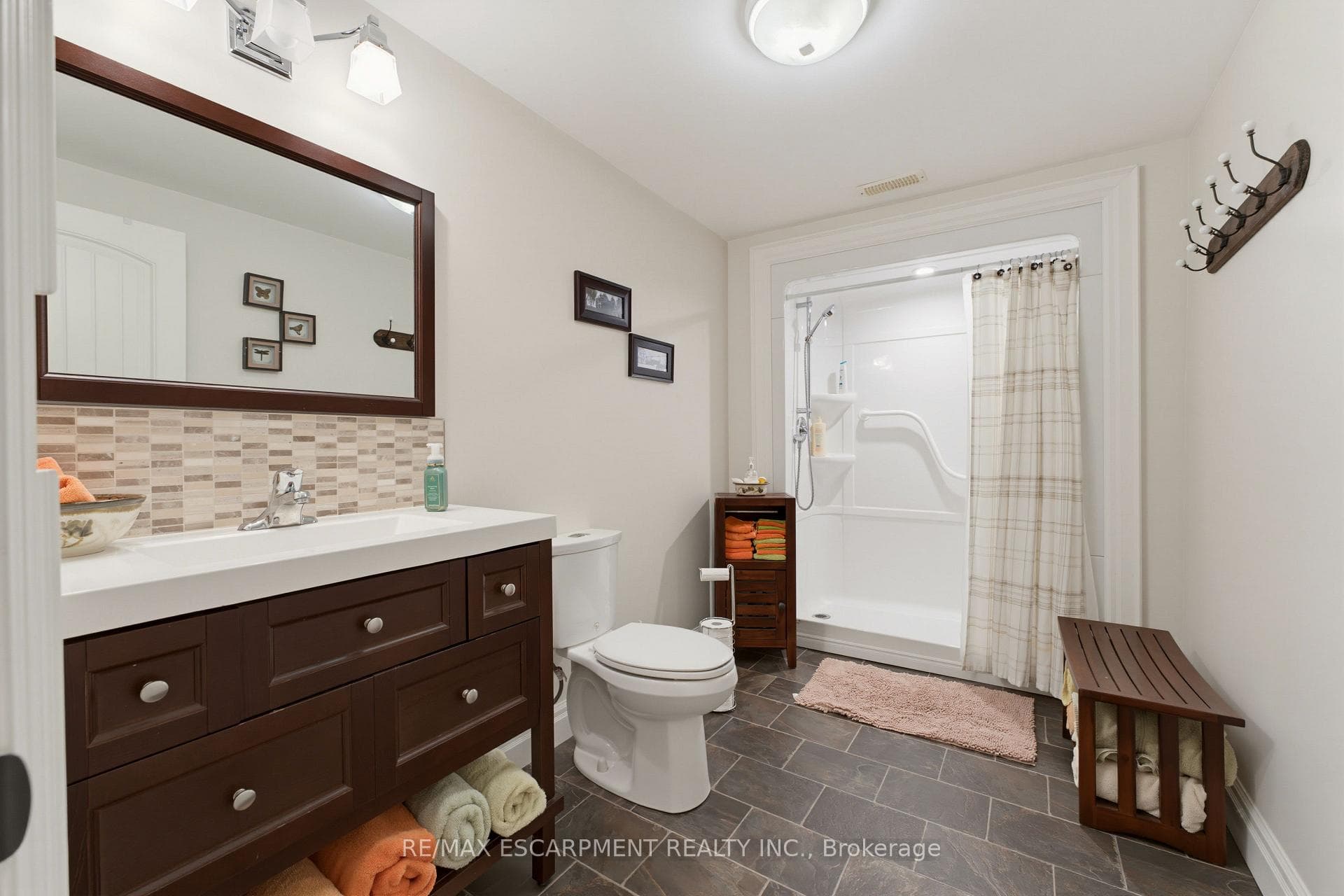 60 Donjon Boulevard photo 21