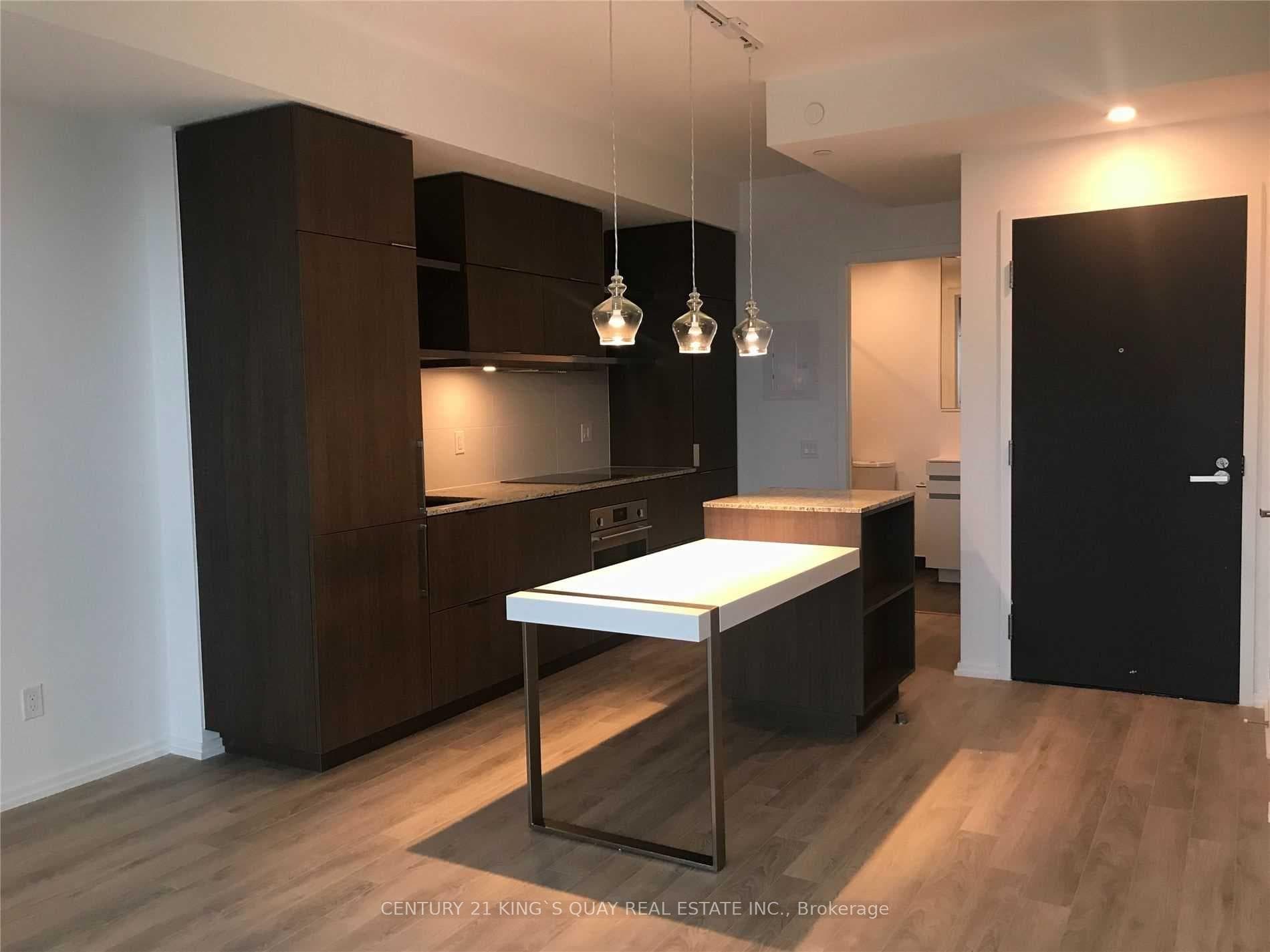197 Yonge Street Unit 4106 photo 2
