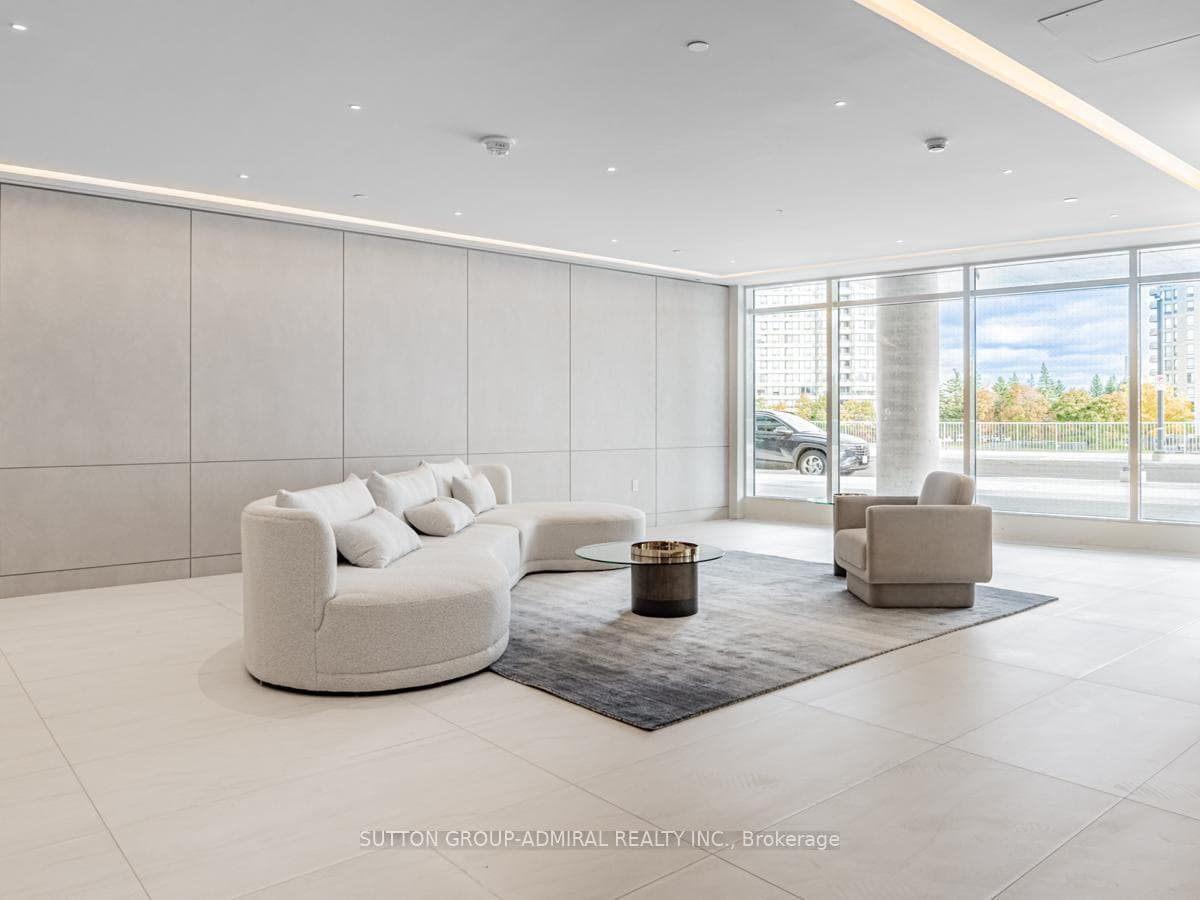 30 Upper Mall Way Unit 1106A photo 3