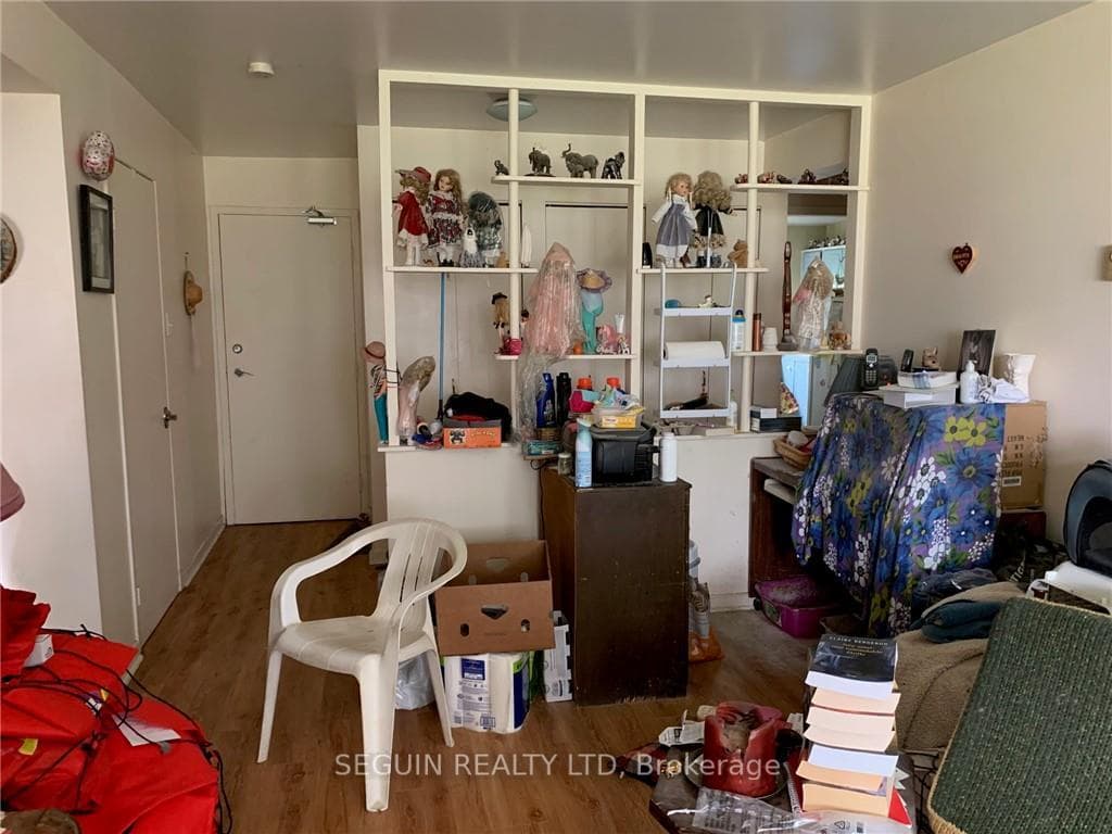 960 CARTIER Boulevard Unit 1 photo 5