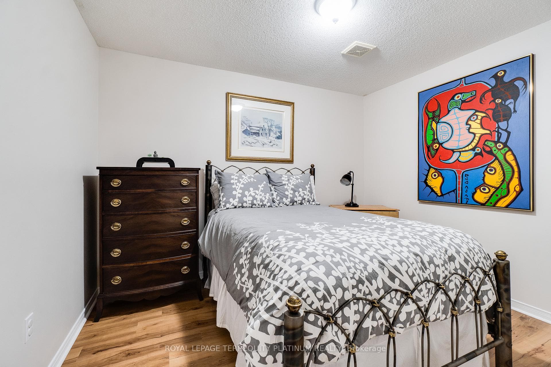4 Curzon Crescent photo 22