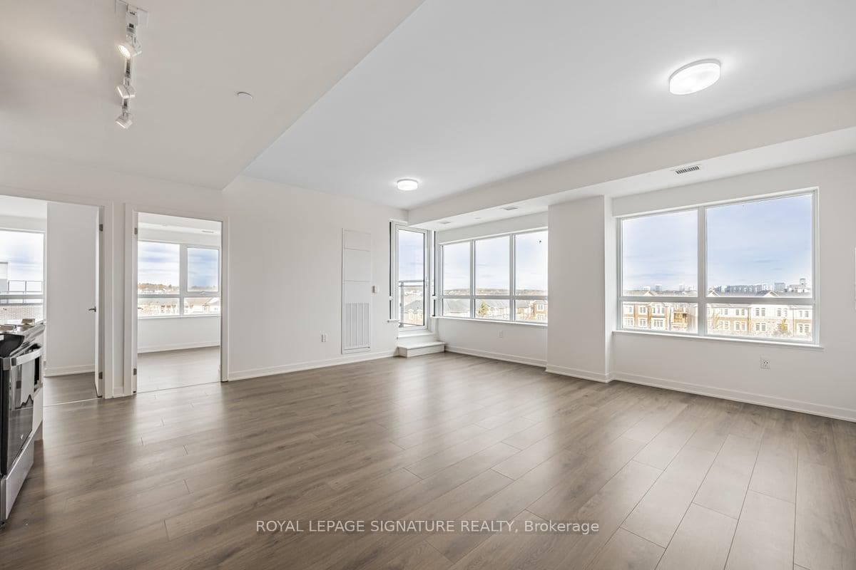 395 Dundas Street Unit 429 photo 5