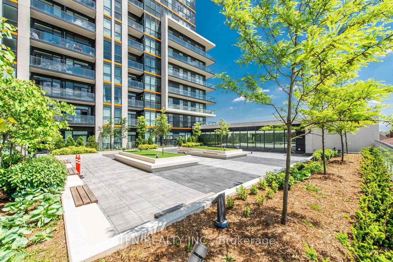 1603 Eglinton Avenue Unit 412 photo 17