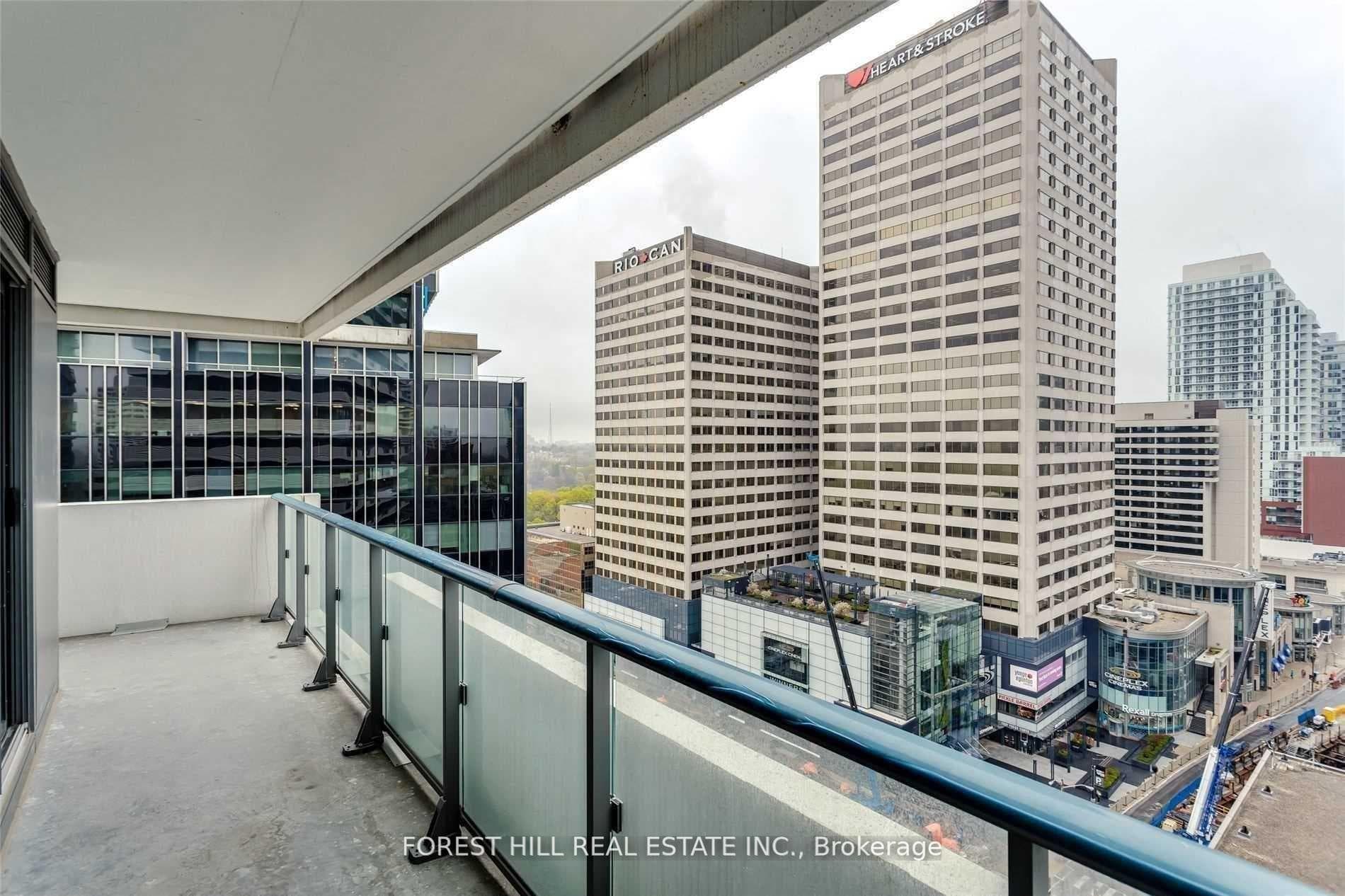 2221 Yonge Street Unit 4511 photo 12