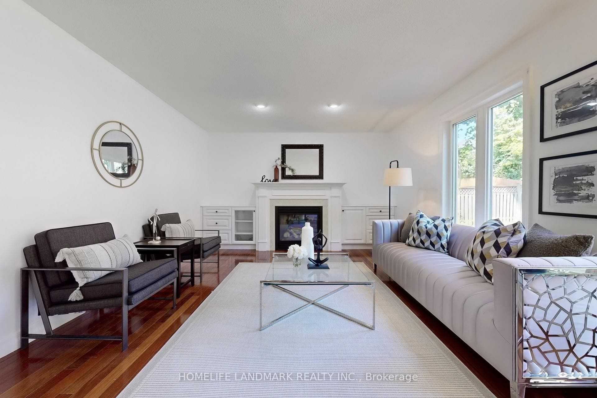 105 Topham Crescent photo 12