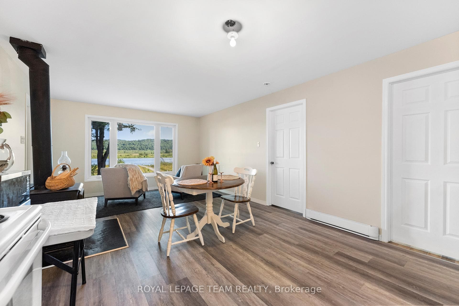 1274 Lower Craigmont Road photo 11