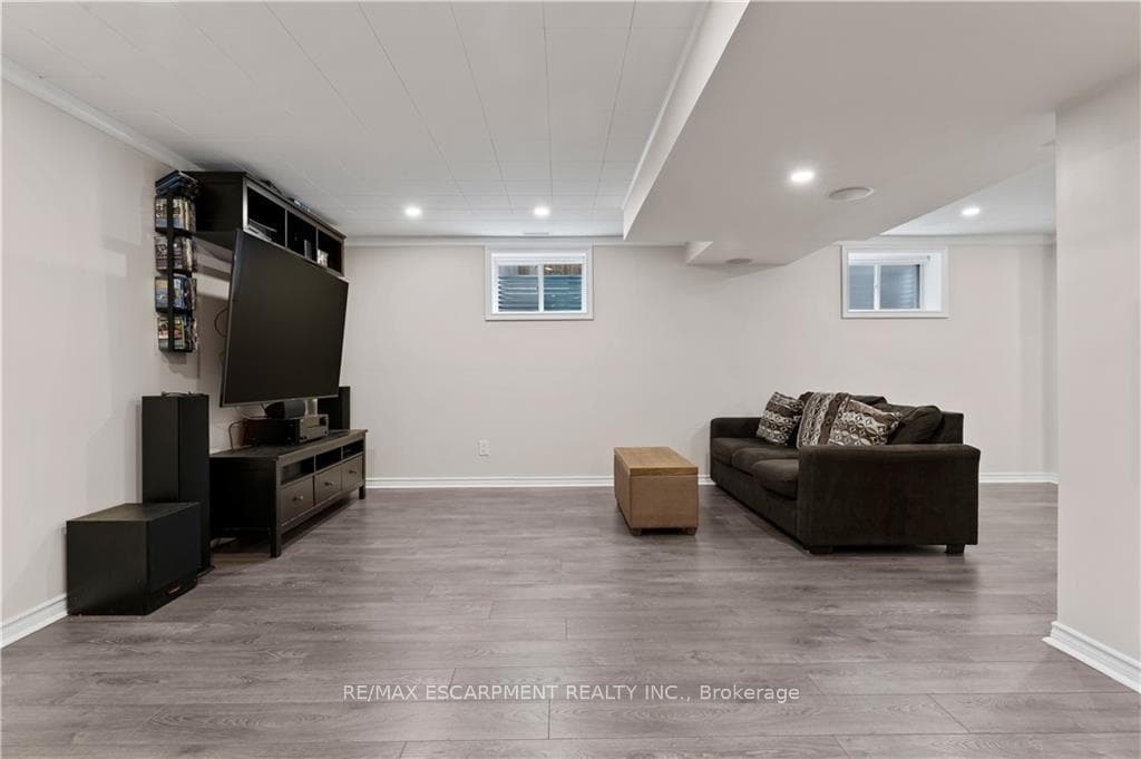 15 Efthemio Court photo 32