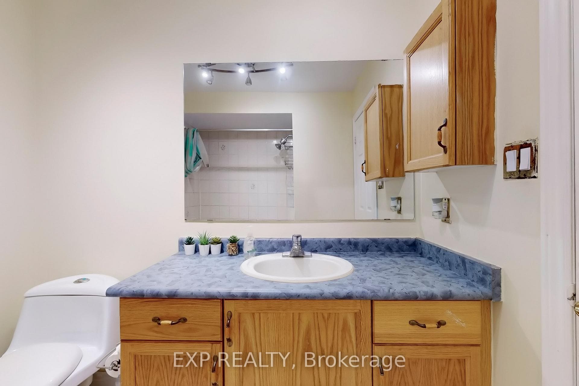 384 Aylesworth Avenue photo 30