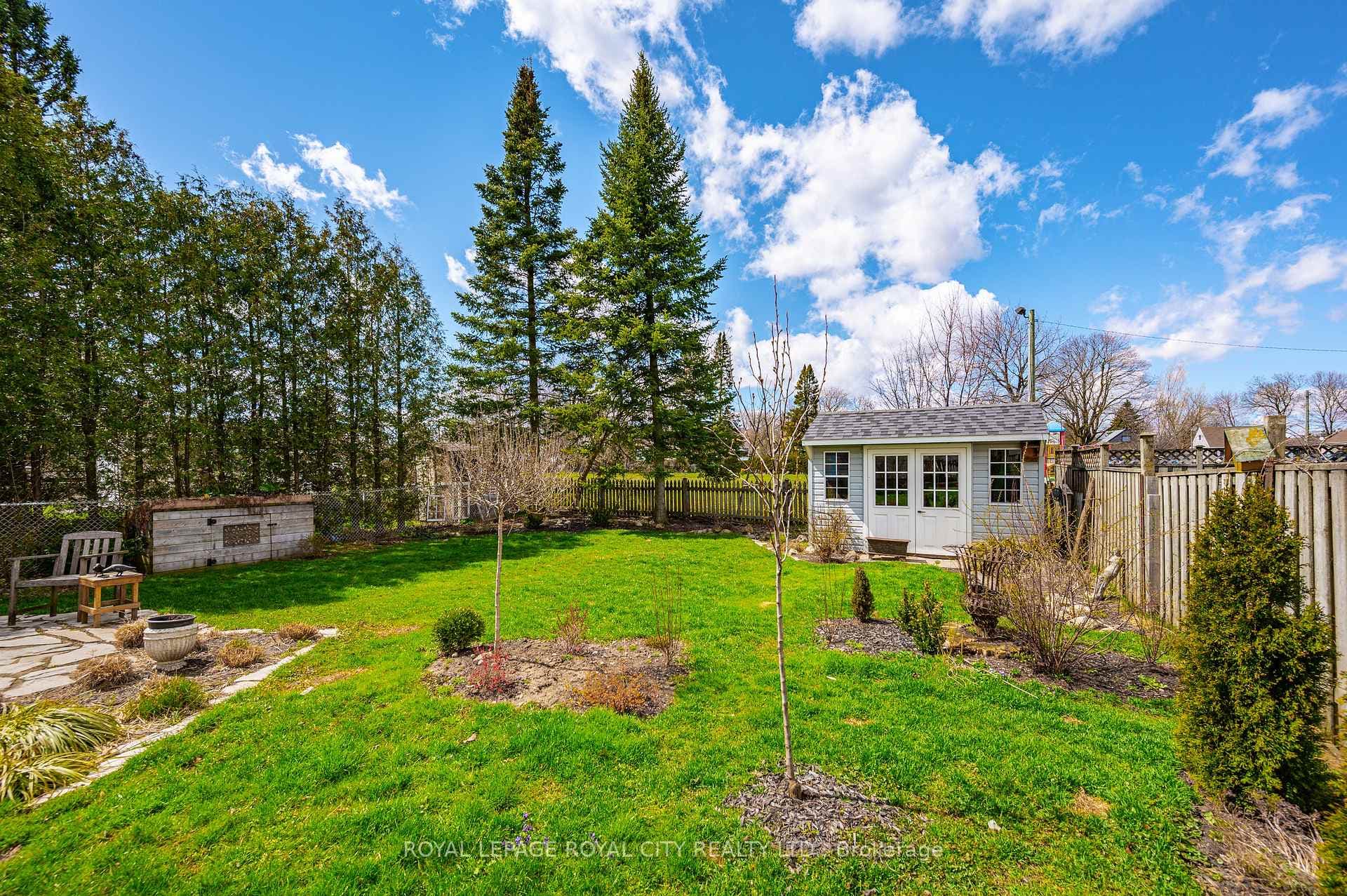 9 Churchill Crescent photo 37