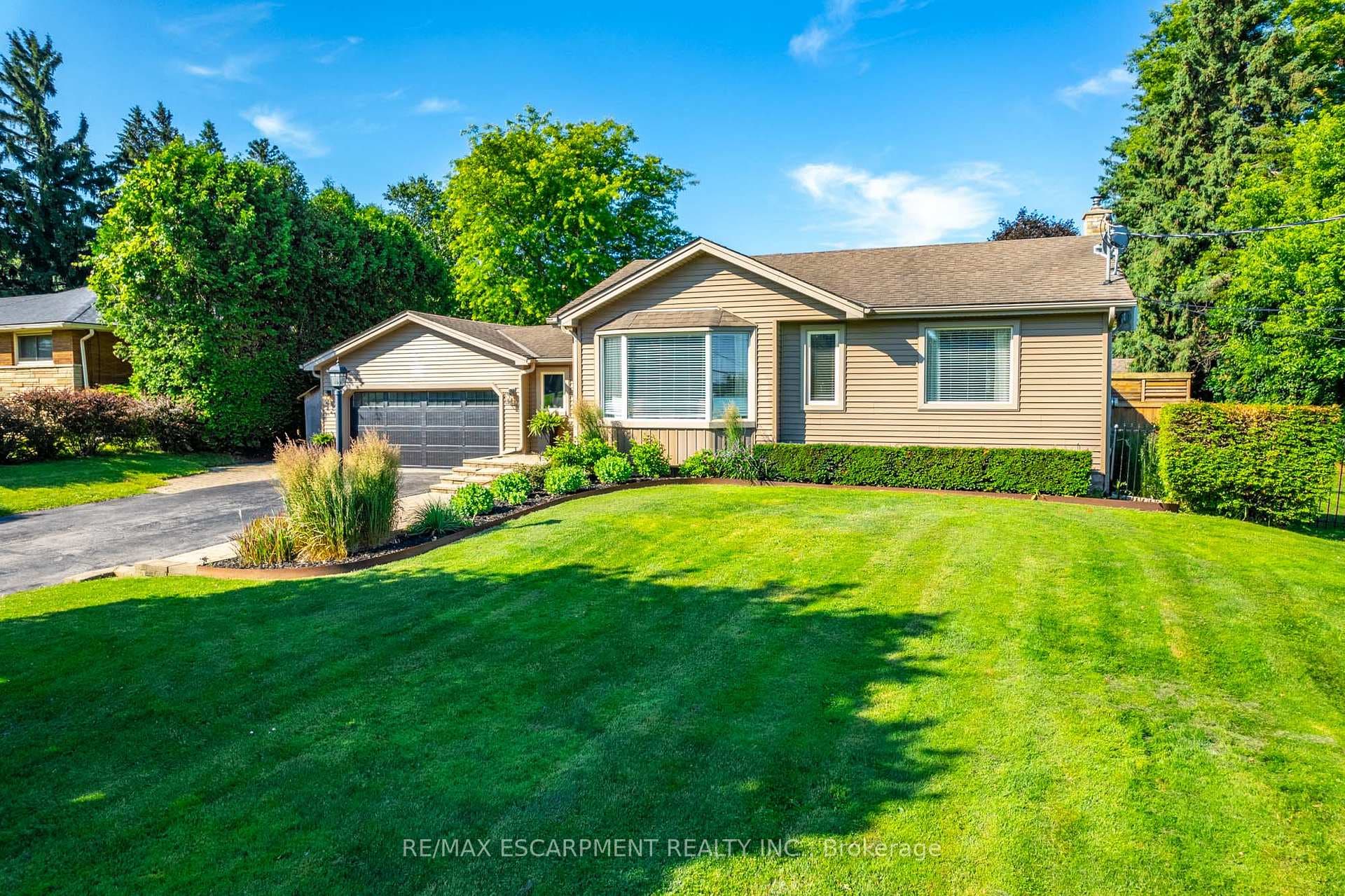 793 Centre Road photo 2