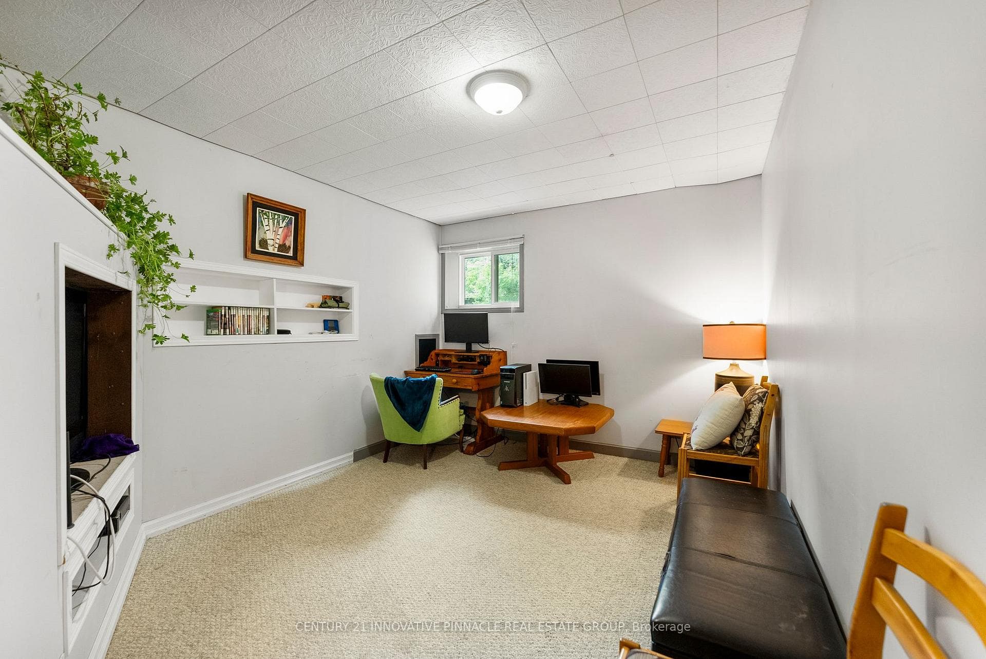 594 Herbert Street photo 19