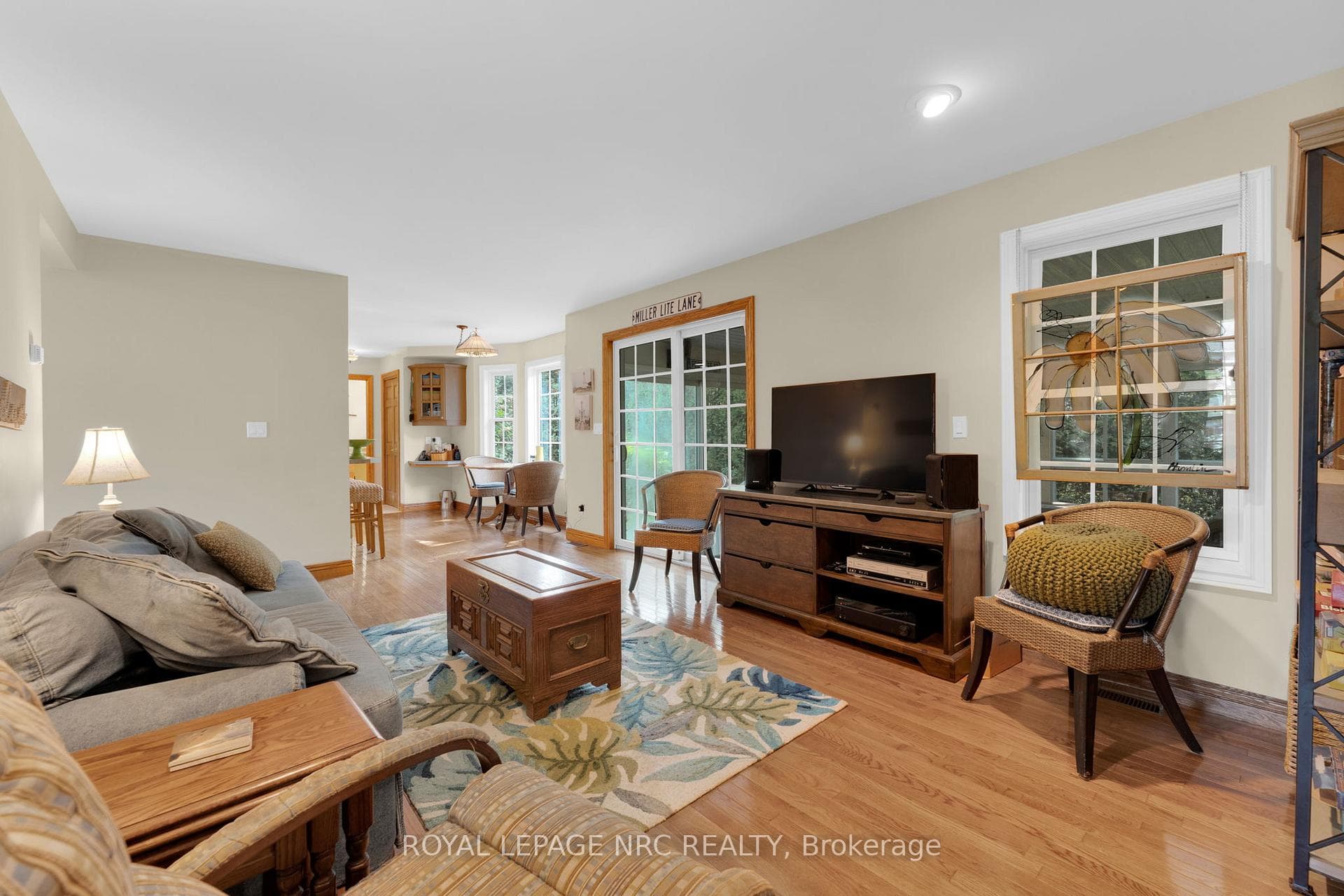 331 Cherryhill Boulevard photo 19