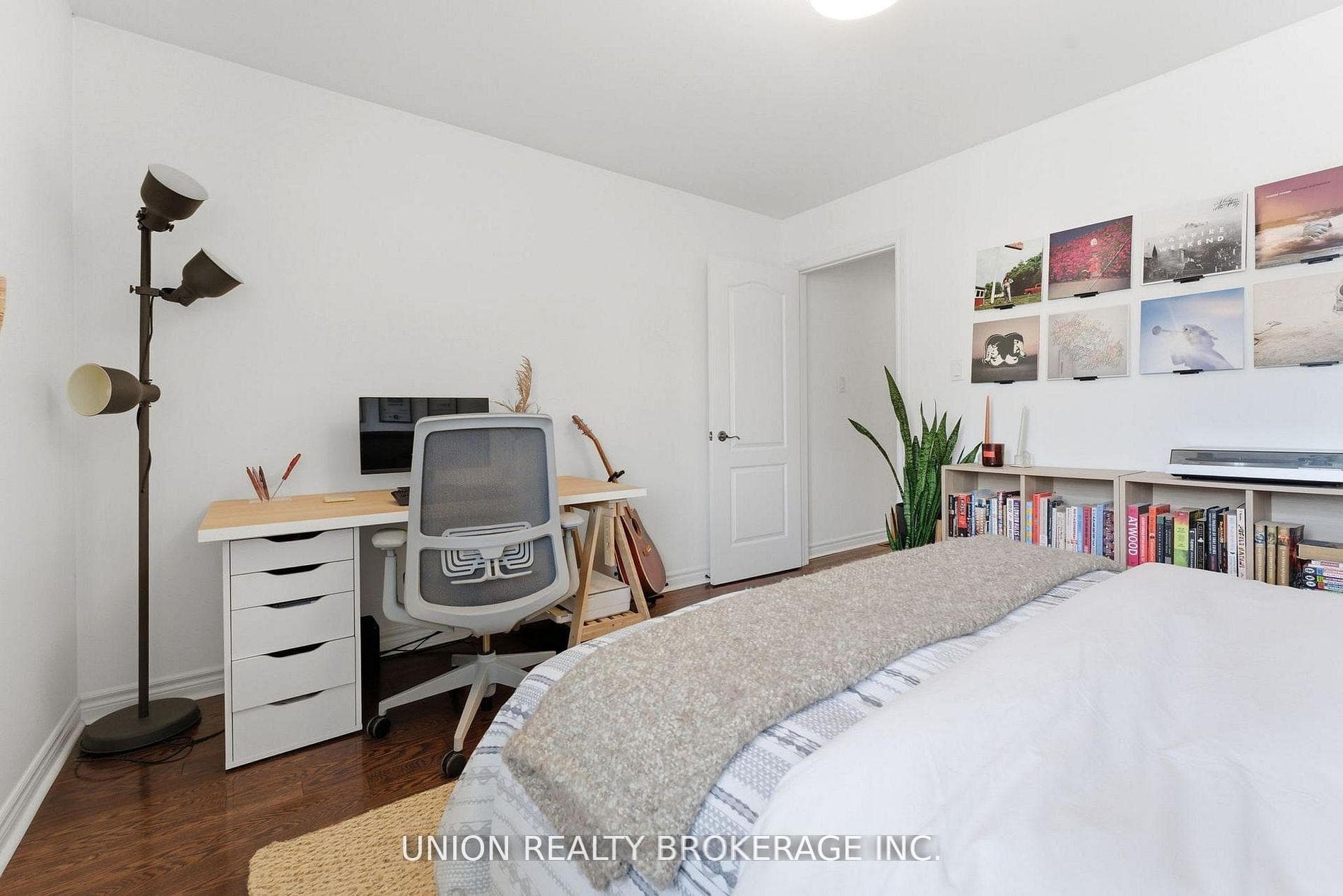 293 Kingston Road photo 14