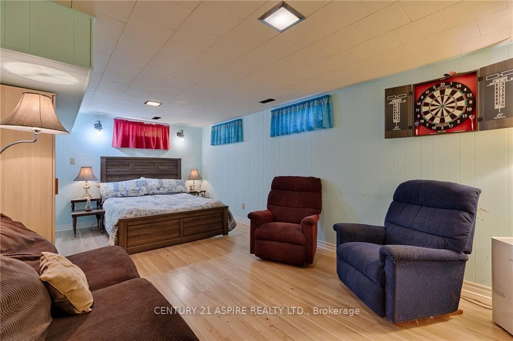 350 MILLER Street photo 22