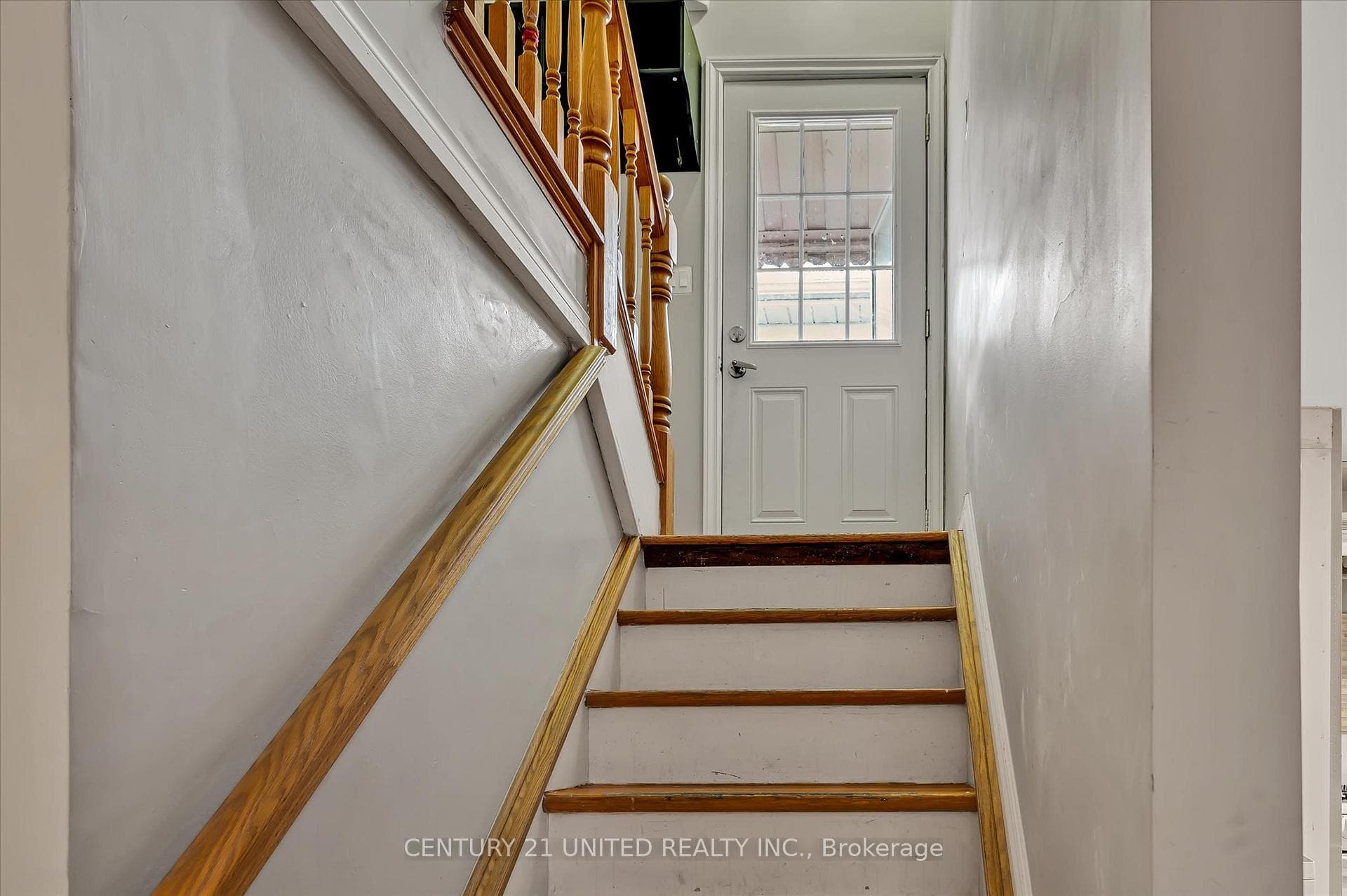 891 Ford Street photo 21