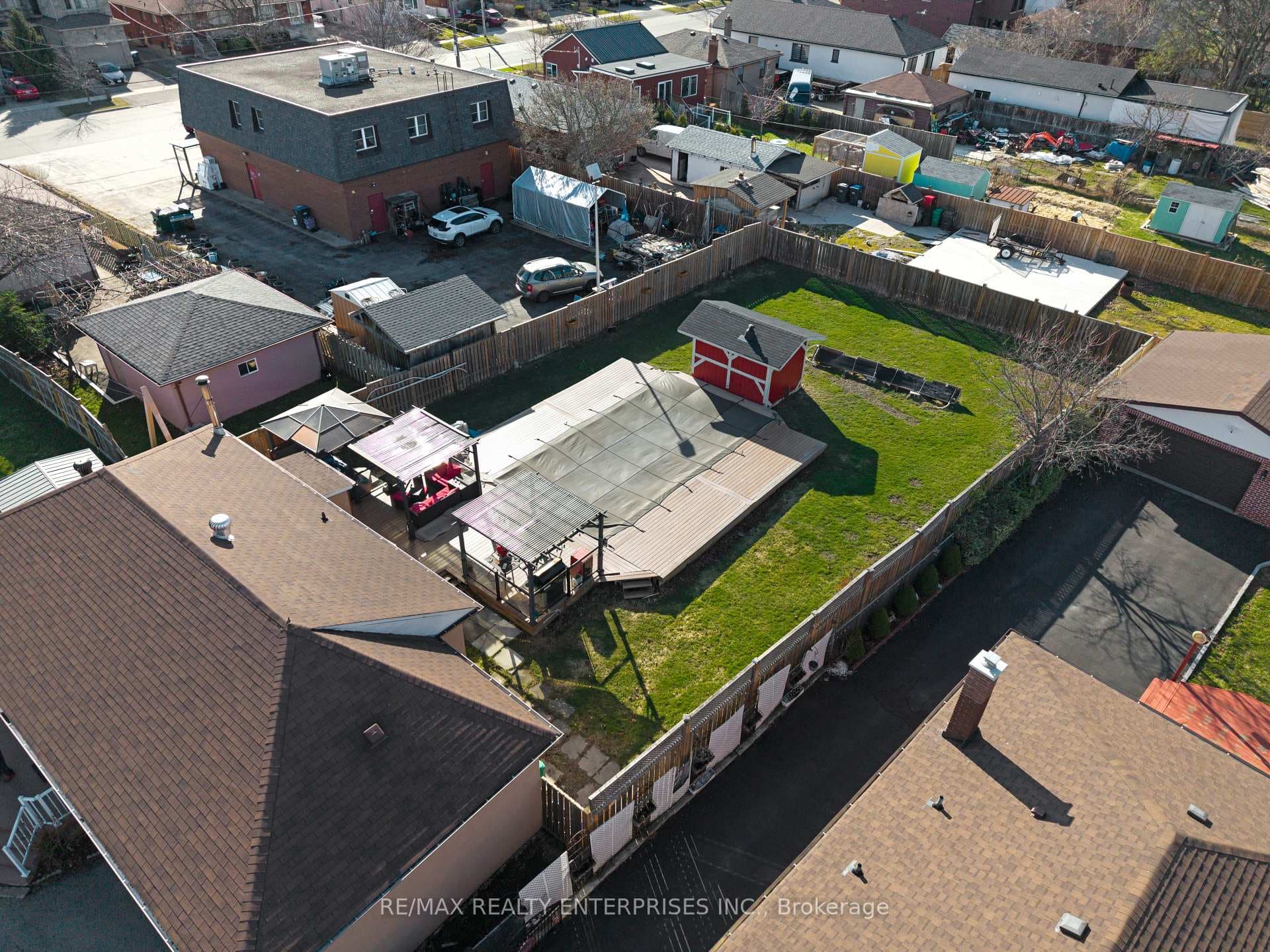951 Atwater Avenue photo 43