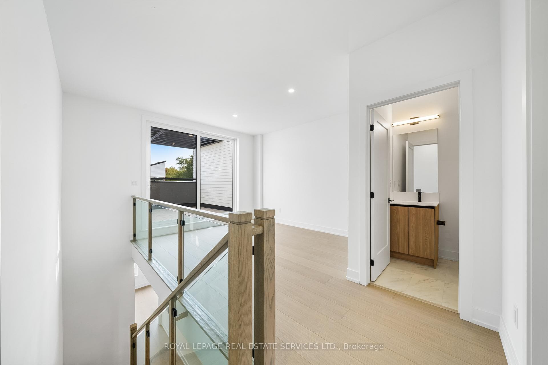 20 Lou Parsons Way Unit 12 photo 37