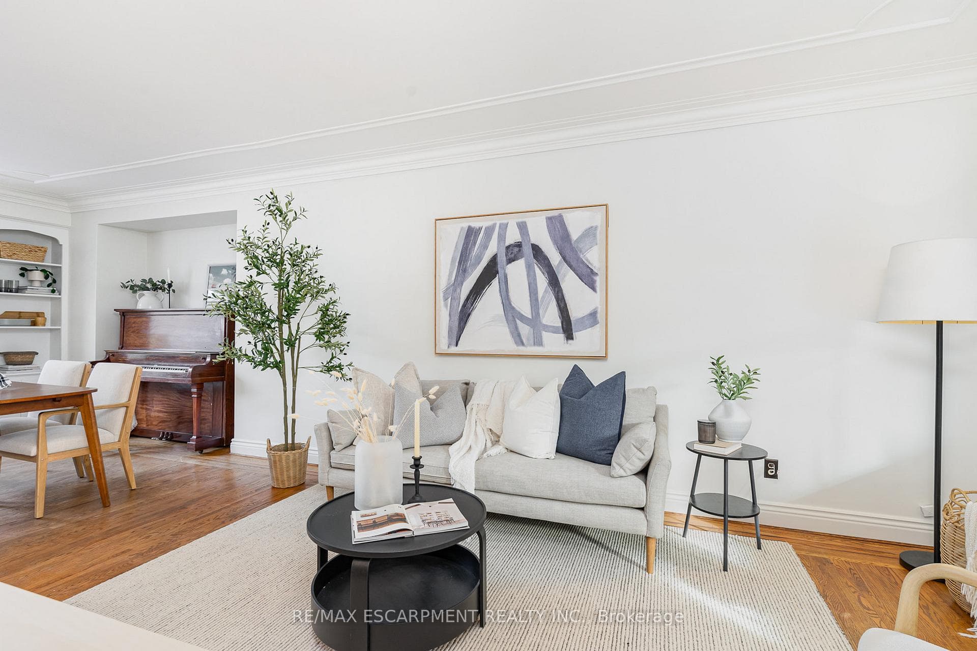 166 Rothsay Avenue photo 4