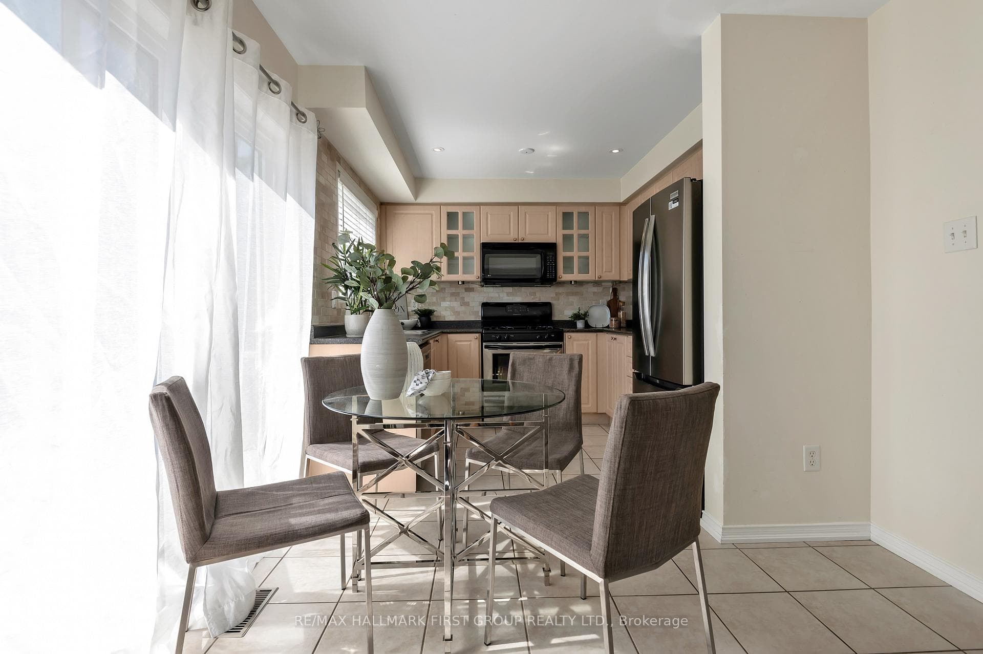 90 Moynahan Crescent photo 7