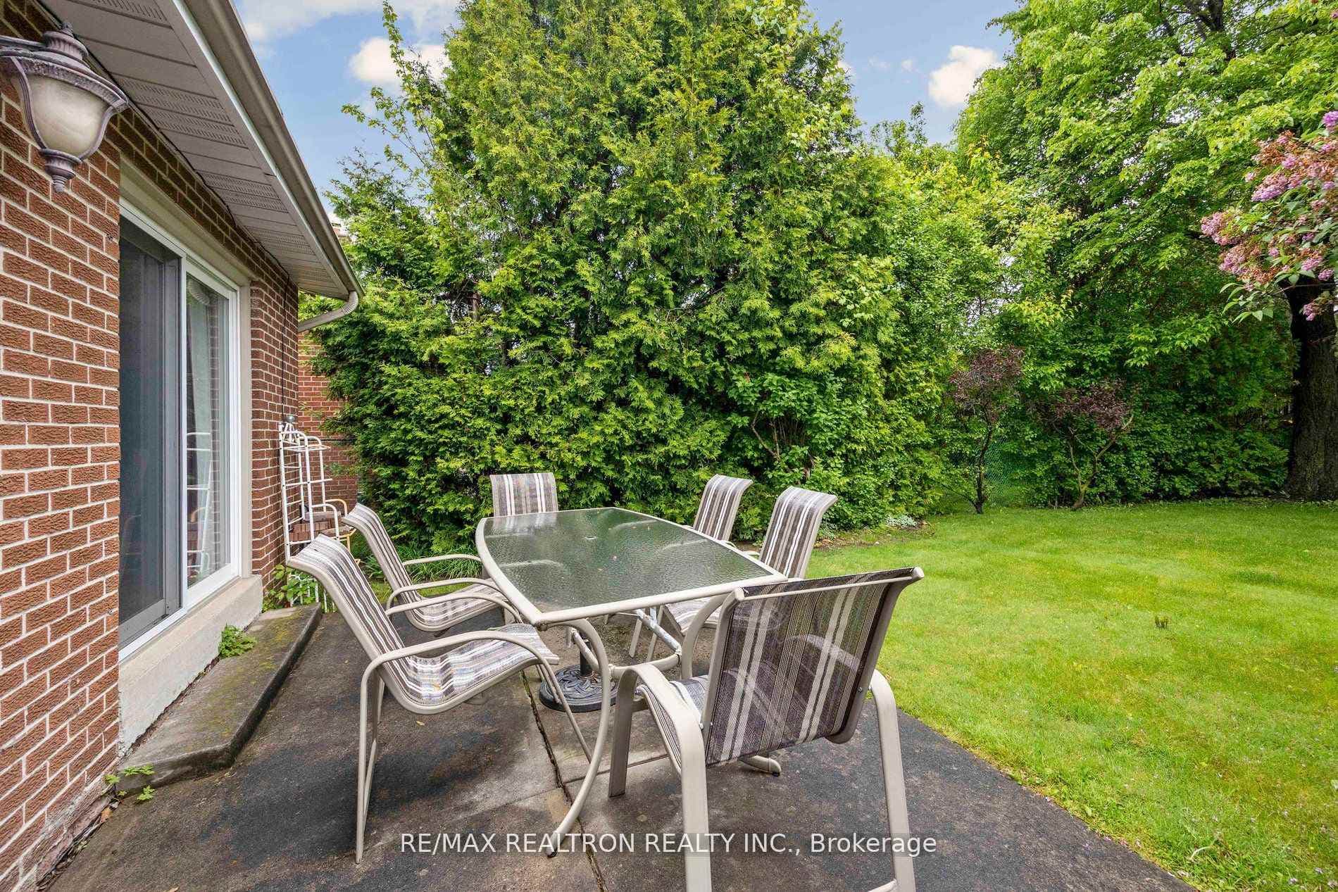 167 Faywood Boulevard photo 38