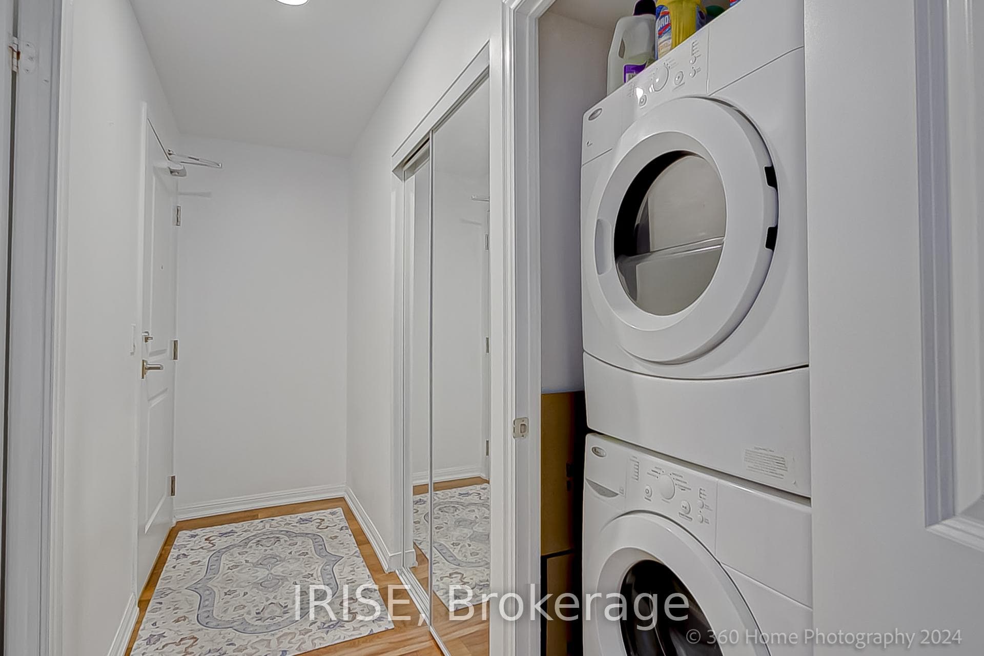 Private Entrance with laundry