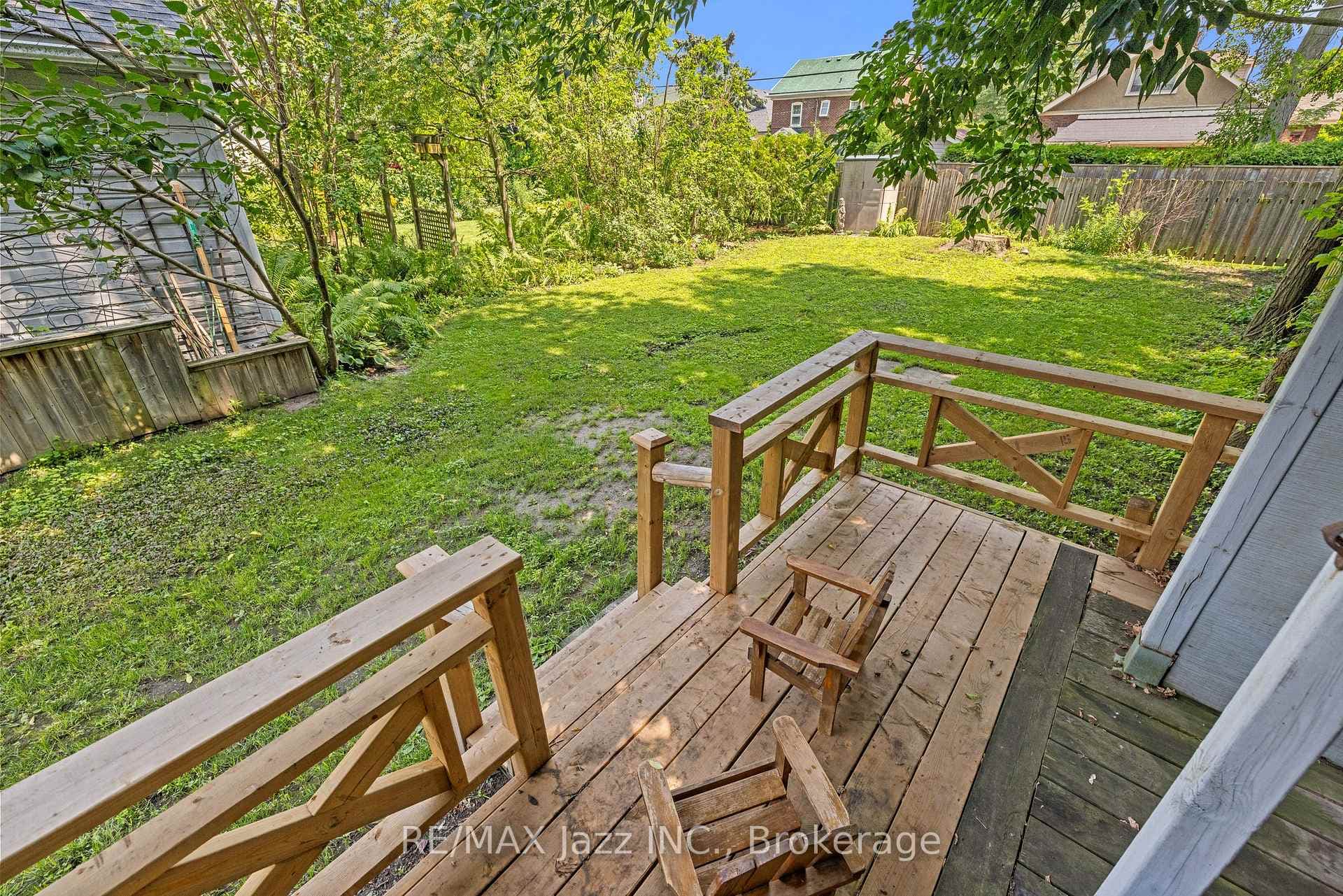 477 Masson Street photo 47