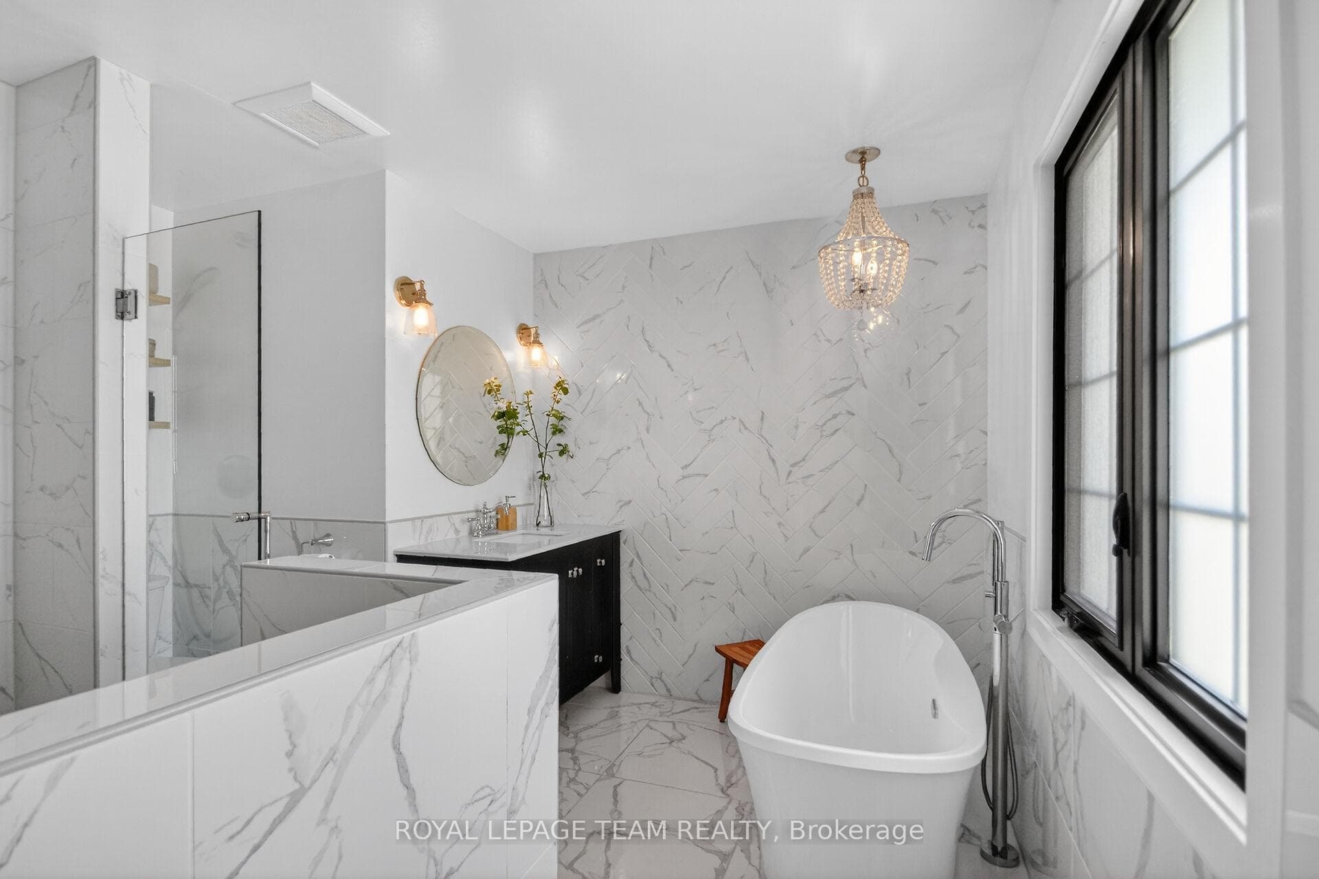 15 Markham Avenue photo 28