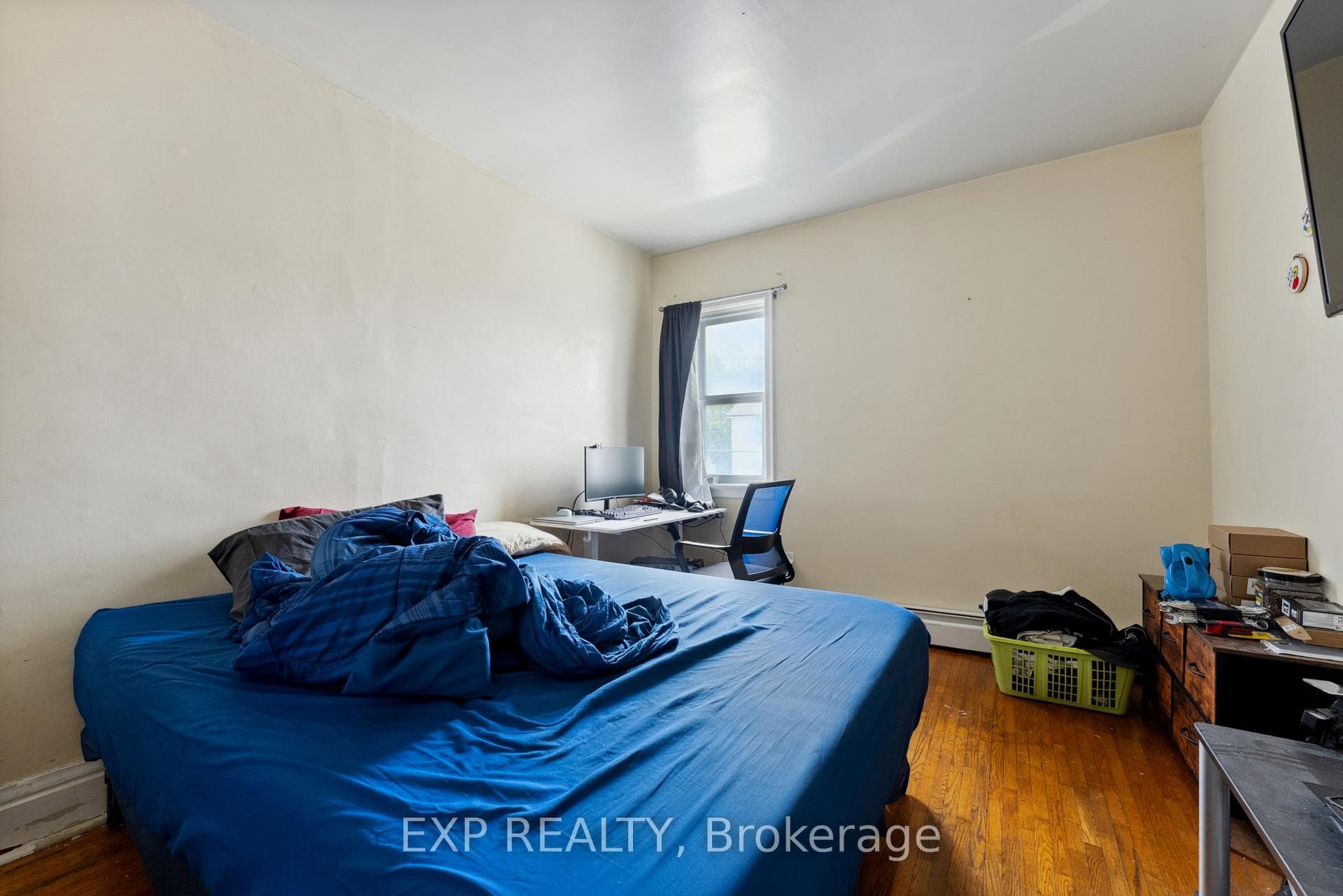 Apt 2