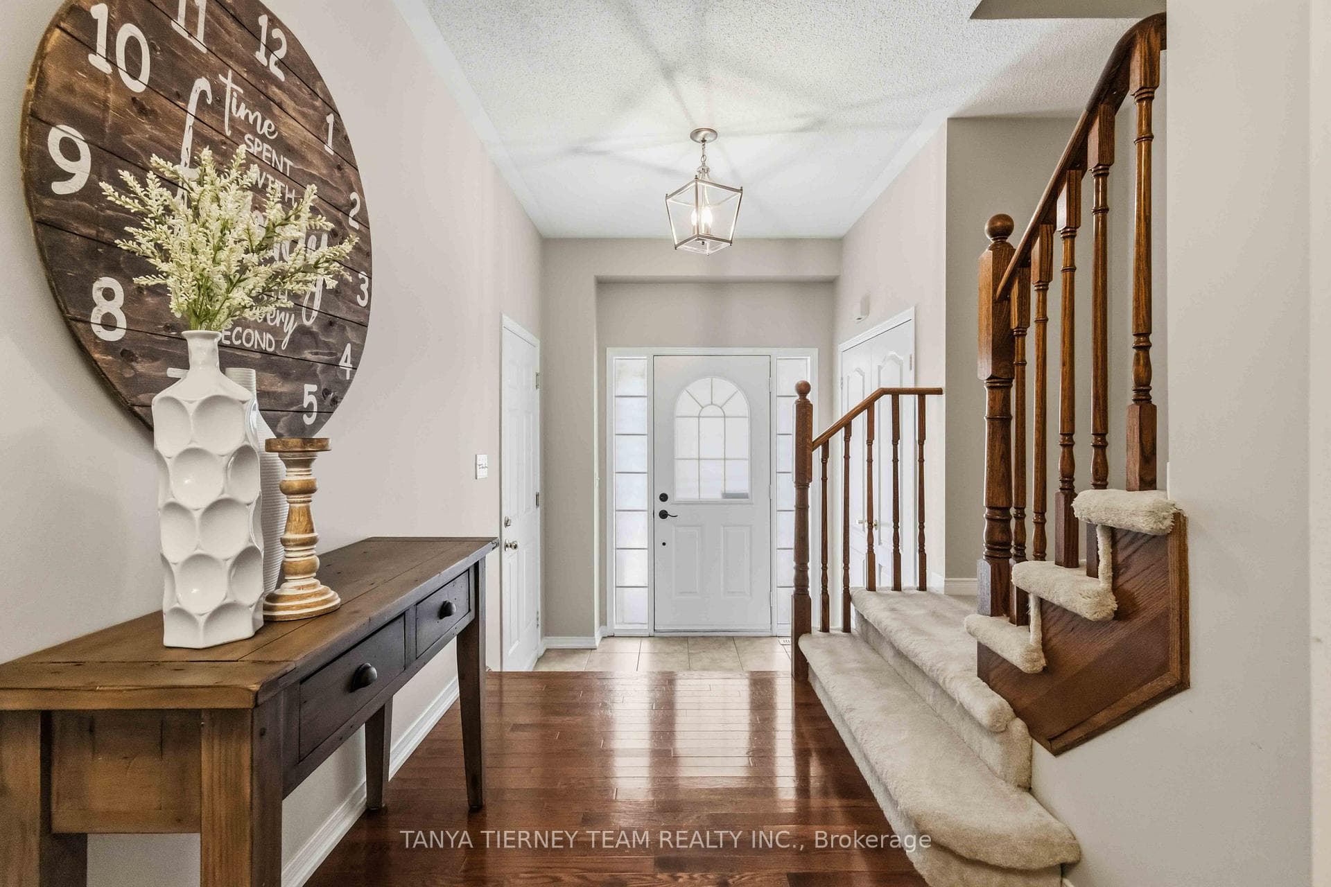 10 Ramona Way photo 4