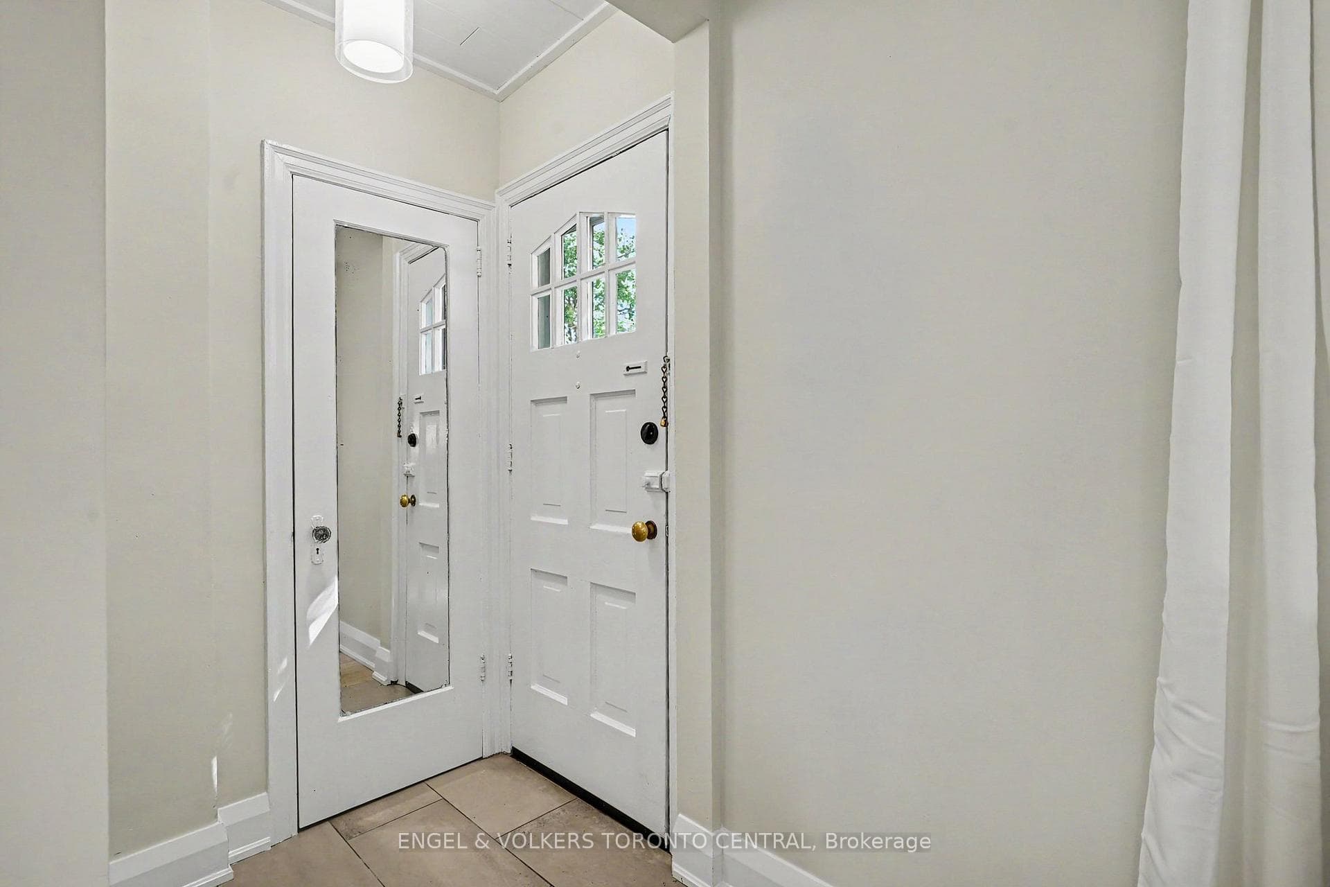 28 Inverleigh Drive photo 2