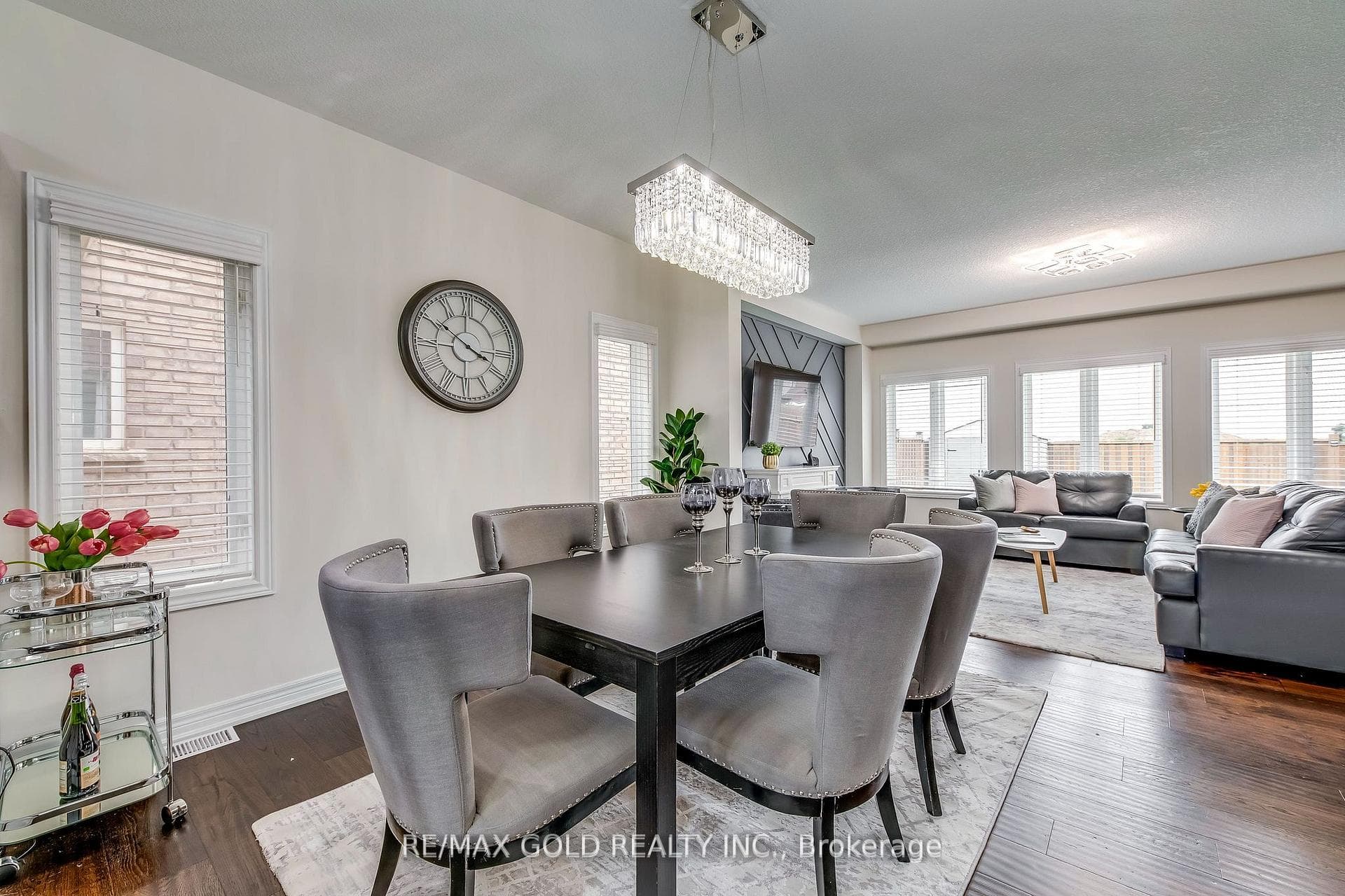 46 Whistler Street photo 4