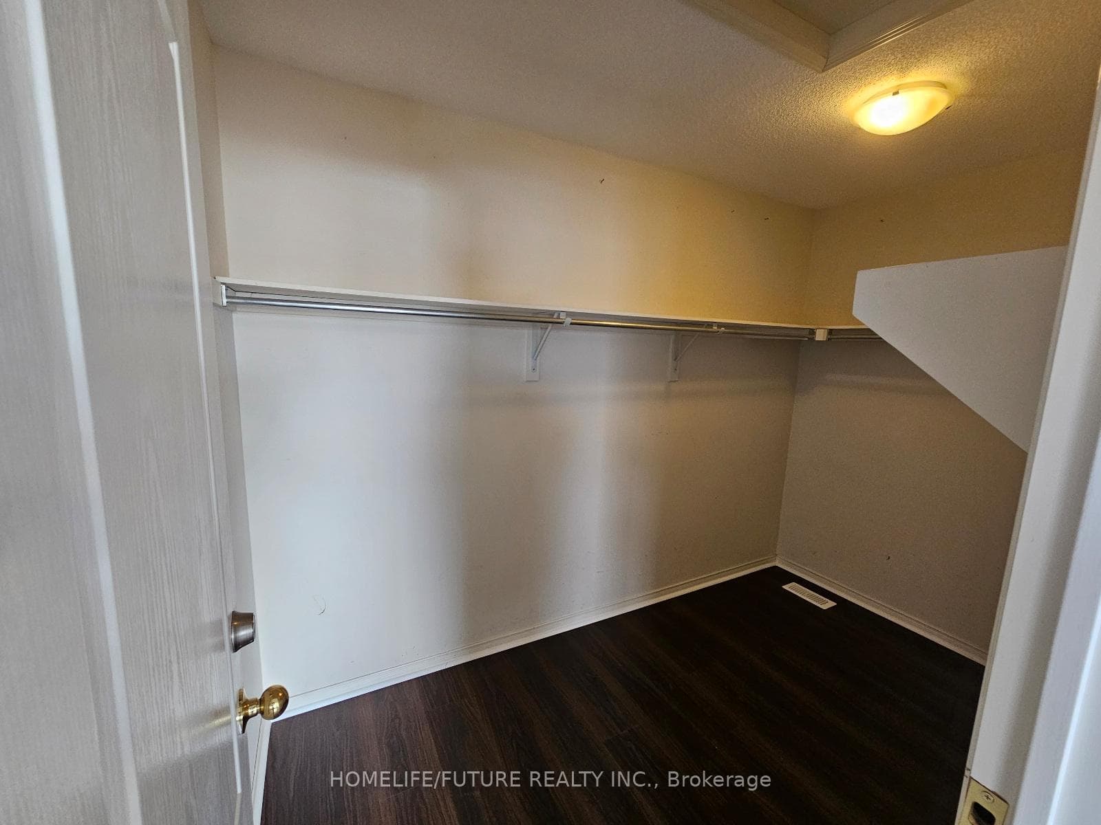 1656 Frolis Street photo 10