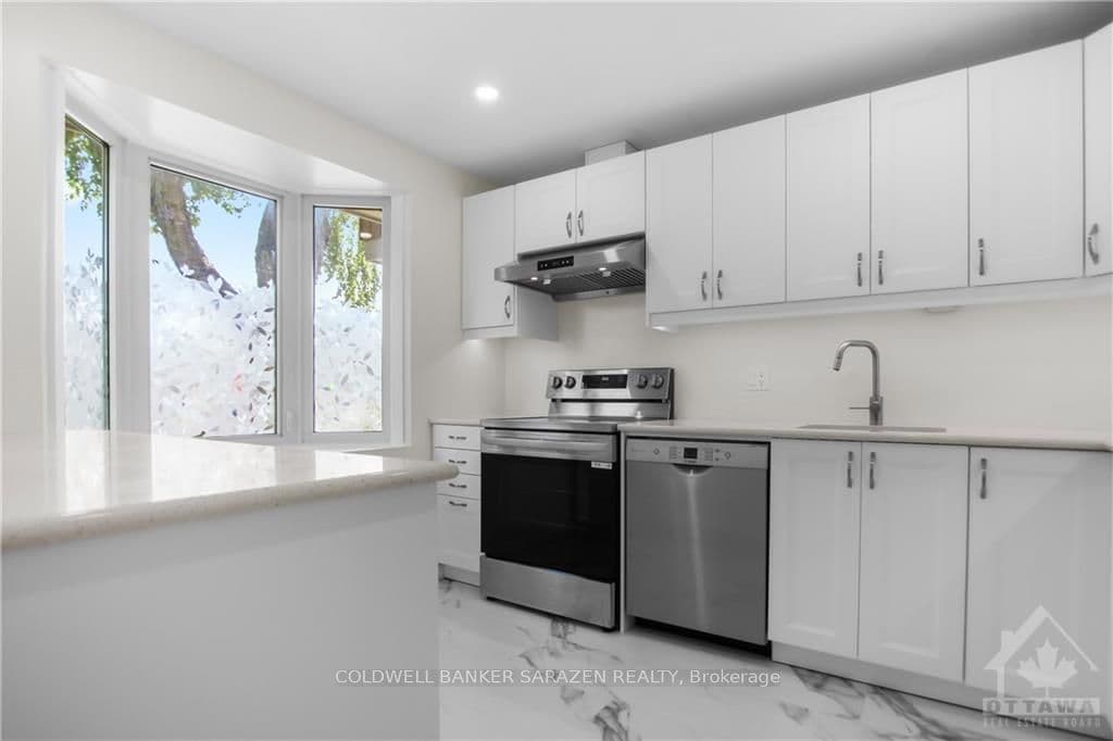 57 WOODFIELD Drive Unit B photo 3