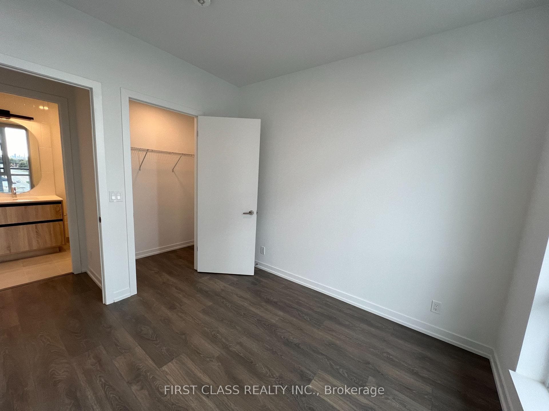 7950 Bathurst Street Unit 713 photo 10