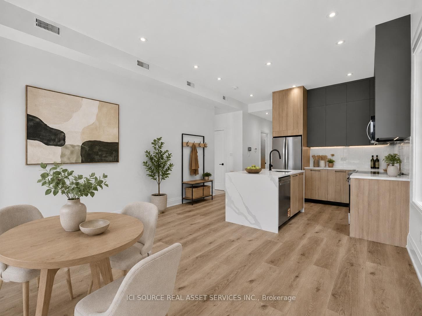 Kitchen & Living Area
