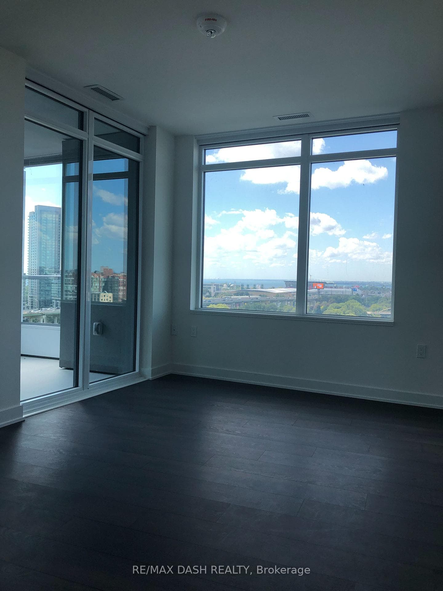 27 Bathurst Street Unit 1204W photo 10
