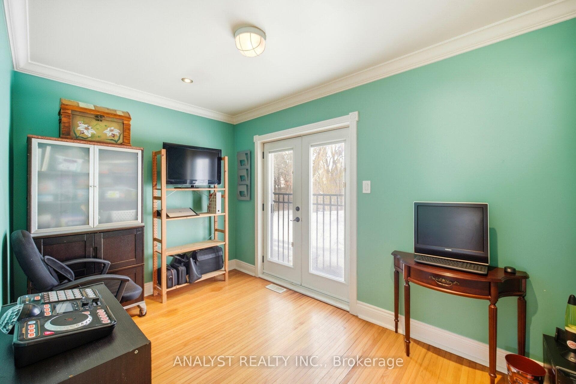 266 Calvington Drive photo 24