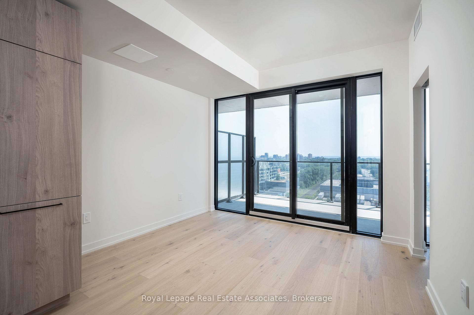181 Sterling Road Unit 1105 photo 12