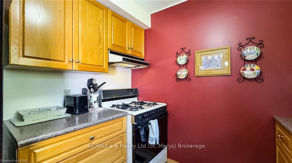 3 SPARLING Crescent photo 18