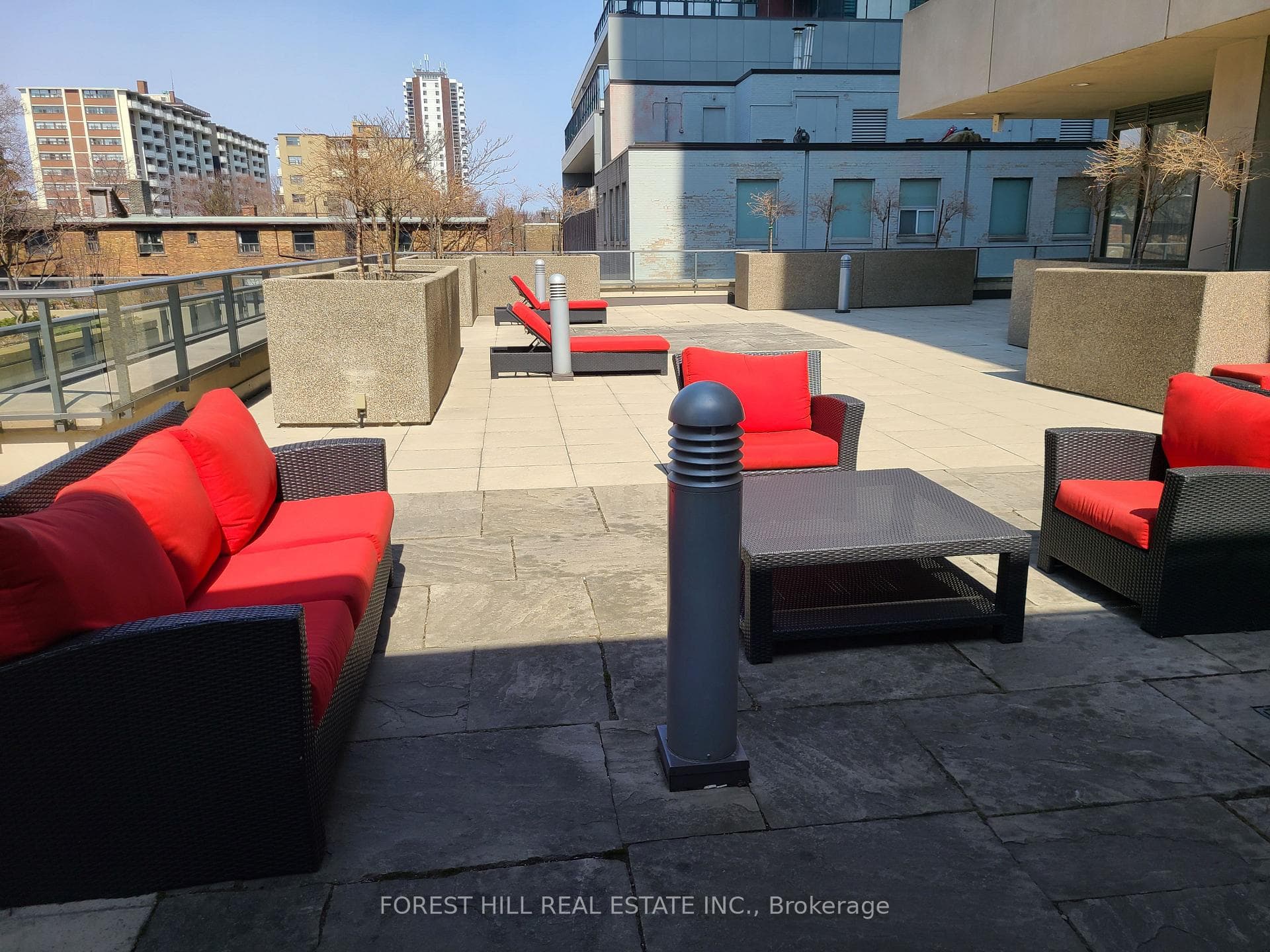 500 St. Clair Avenue Unit 401 photo 16