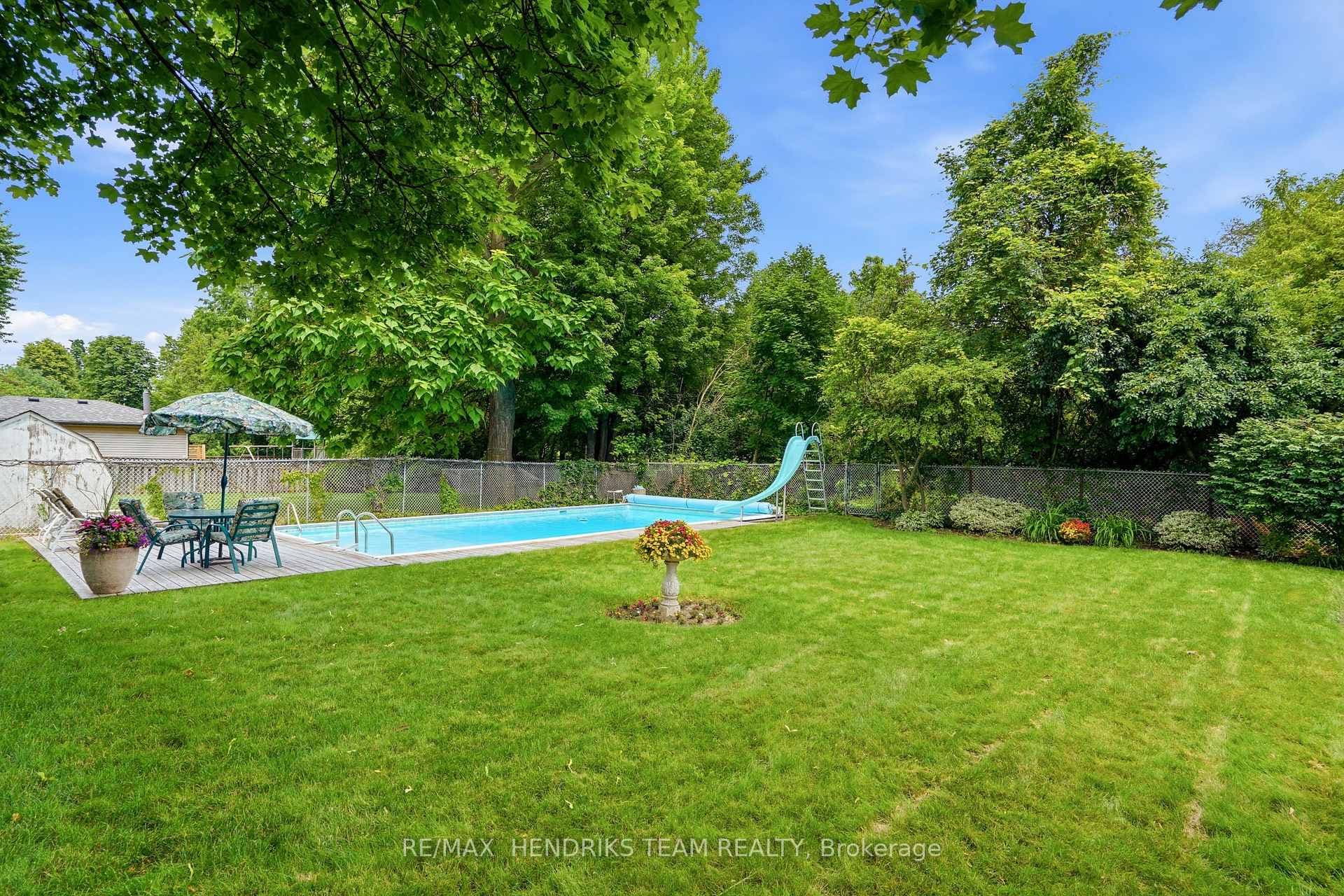 8 Tudor Gate Place photo 29
