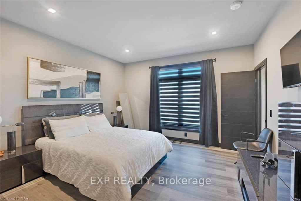 300 RICHMOND Street Unit 17 photo 21