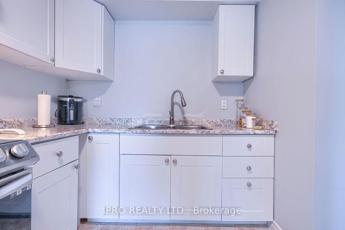 42 Dawson Crescent photo 11