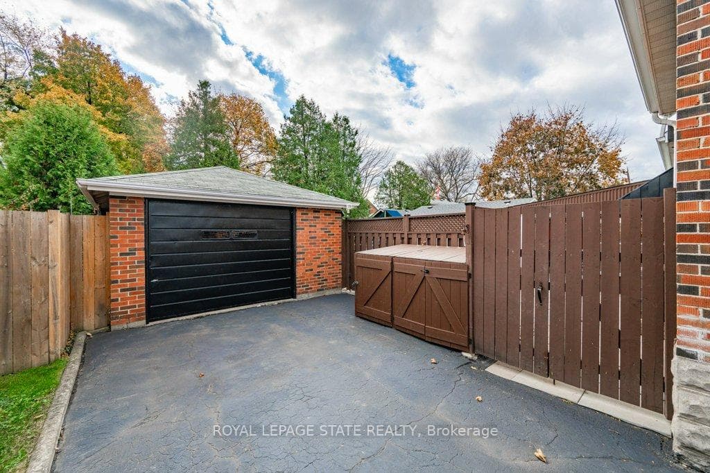 1108 Queensdale Avenue photo 30