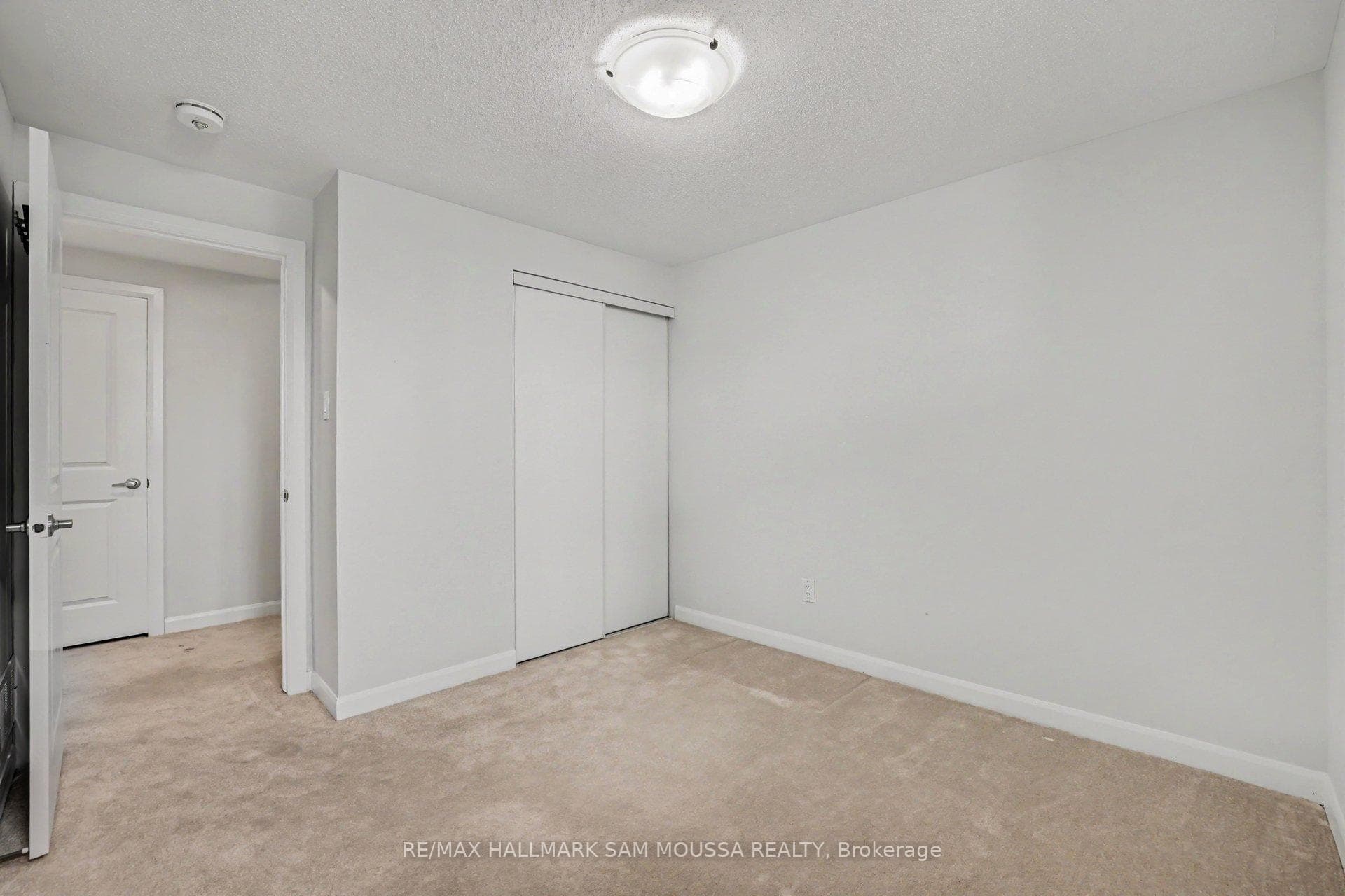 215 Eldorado Private Unit A photo 29